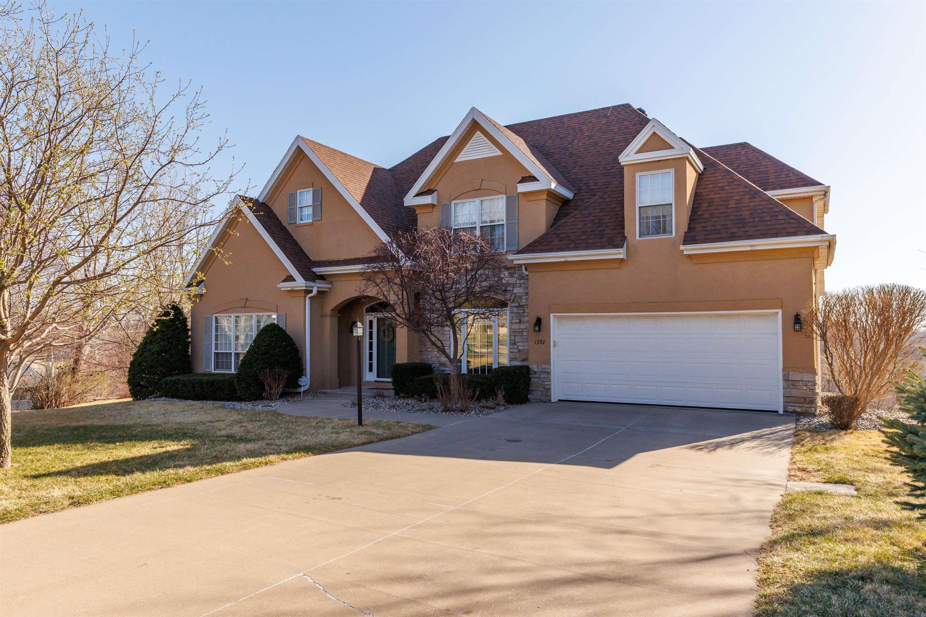 1392 Fox Ridge Trail, Sioux City, IA 51104 