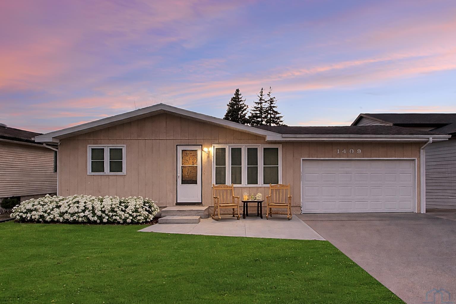 1409 F St, South Sioux City, NE 68776 