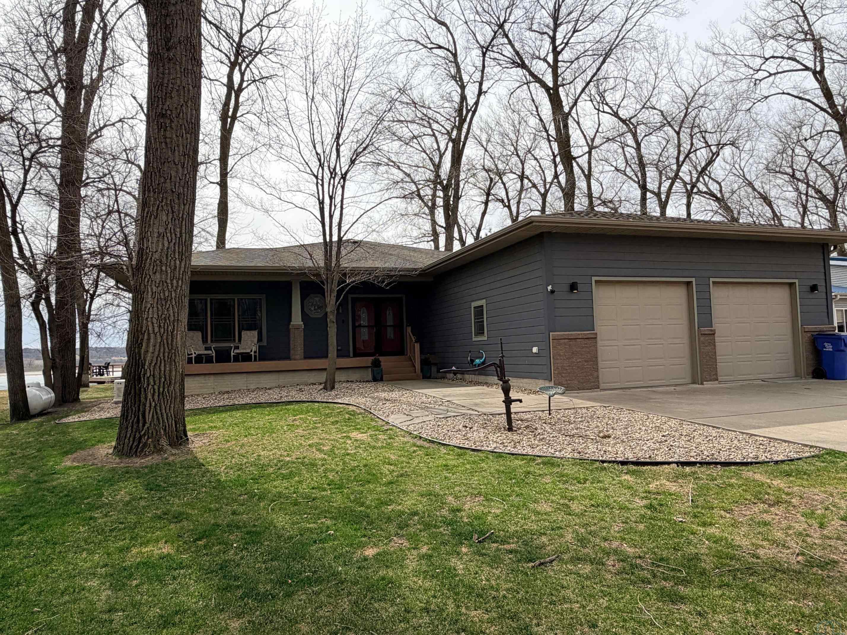 32195 Ponderosa Dr, Burbank, SD 57010 