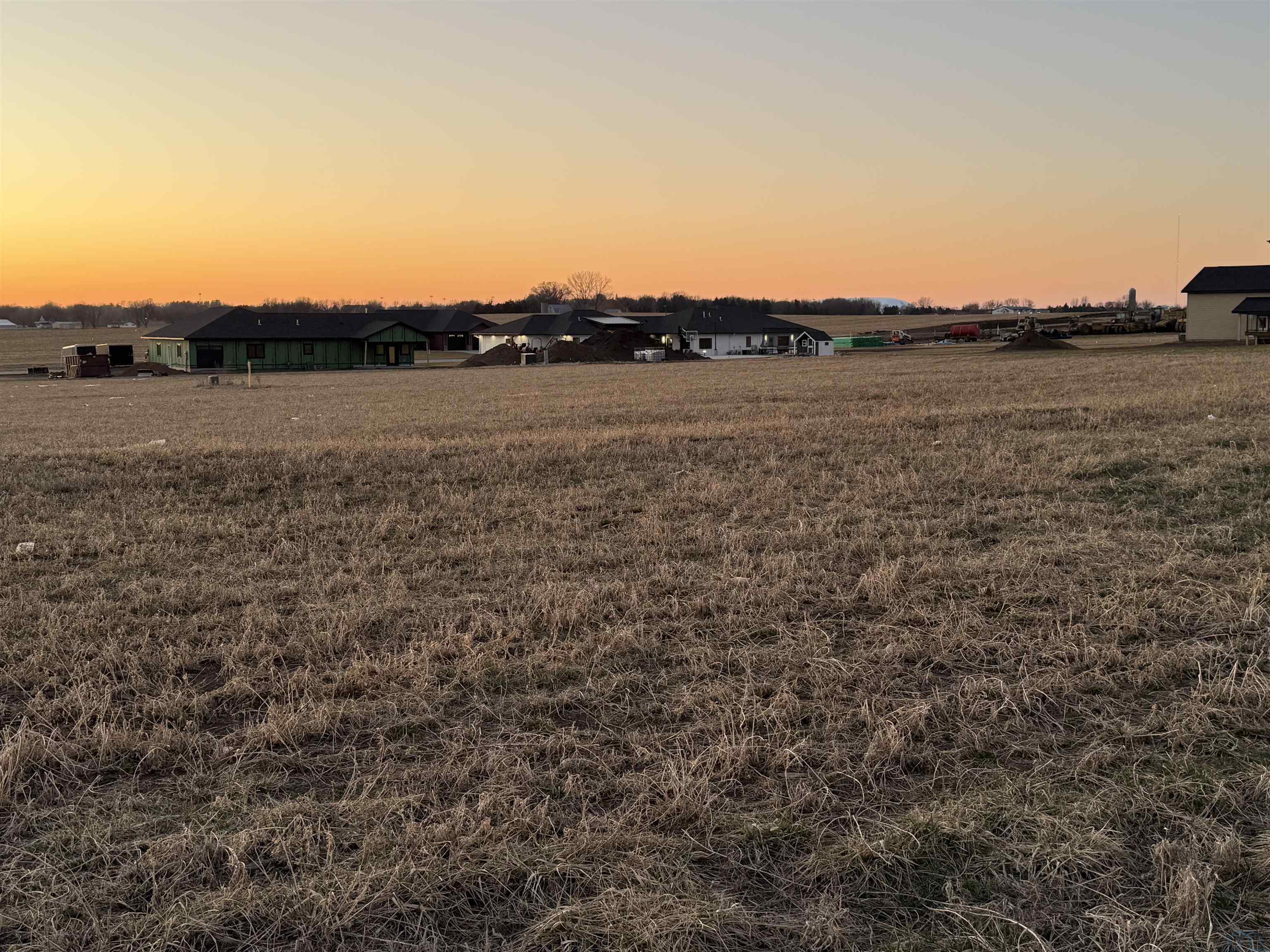 1680 Highland Hills, Sioux Center, IA 51250 