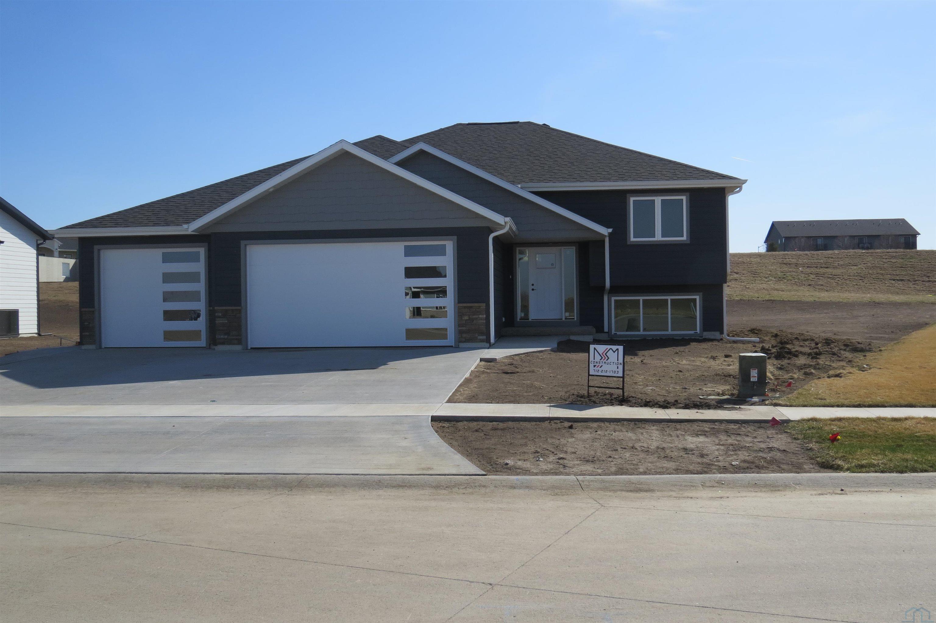 1912 2nd Ave. SE, LeMars, IA 51031 