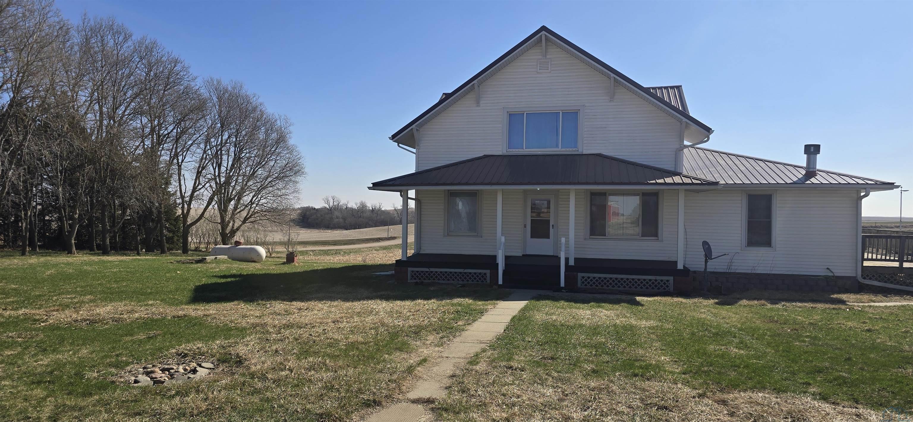 1668 260th Street, Emerson, NE 68733 