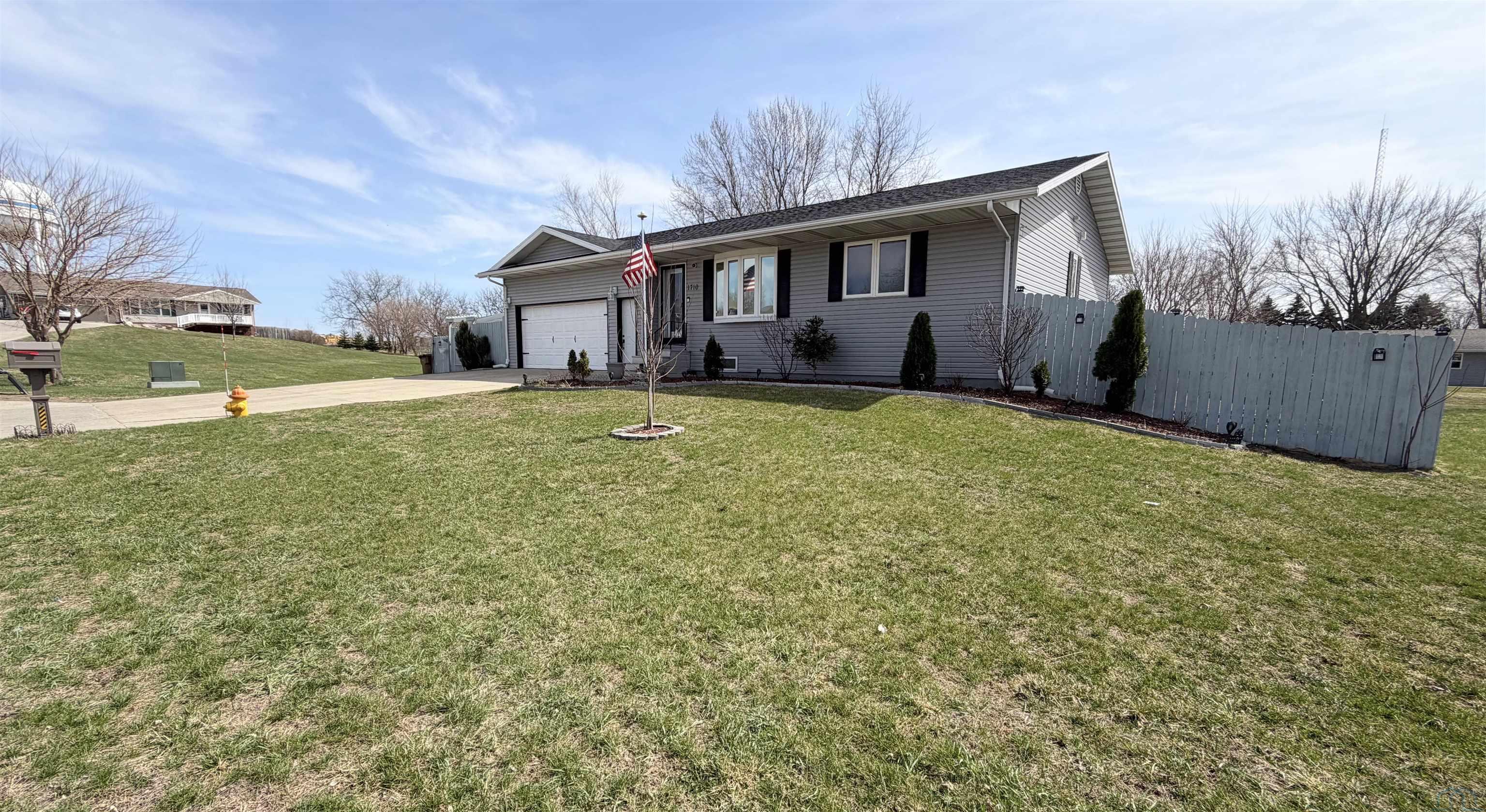 1710 VIOLET LN, Storm Lake, IA 50588 