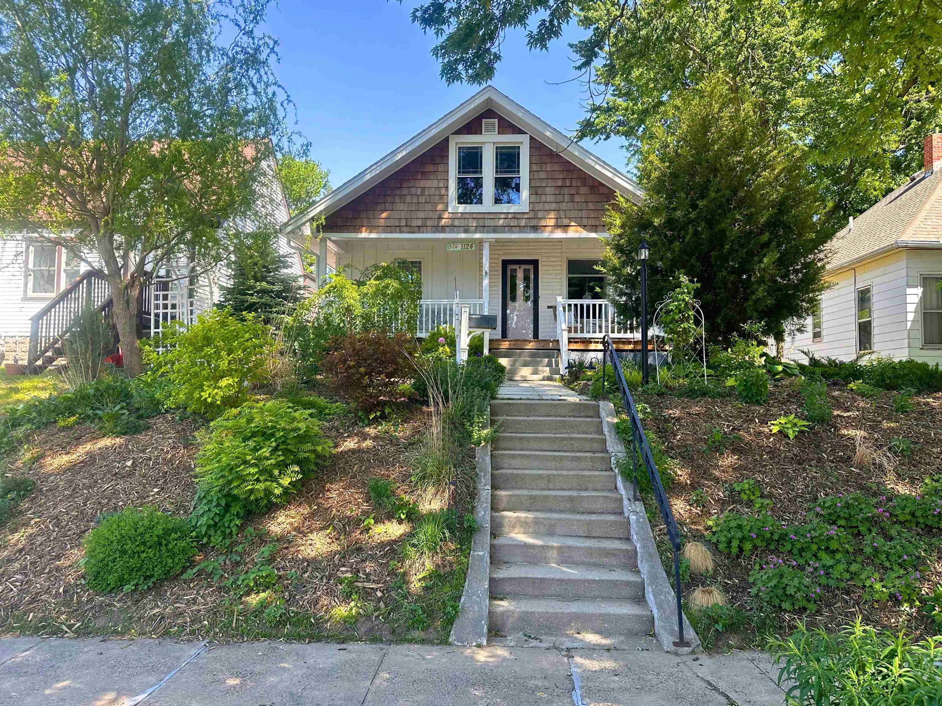 1124 Newton Street S, Sioux City, IA 51106 