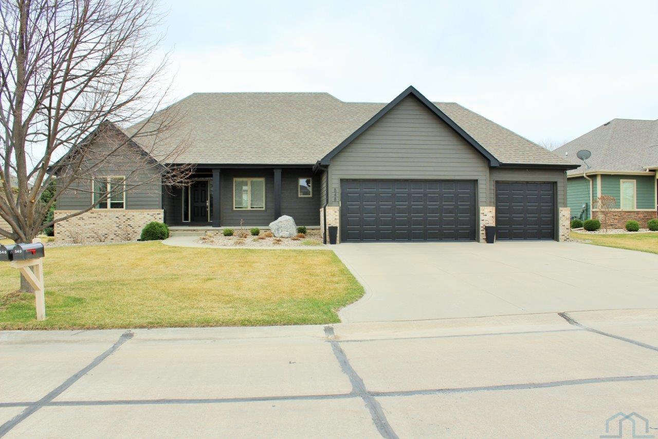 548 BLUESTEM TRL, Dakota Dunes, SD 57049 