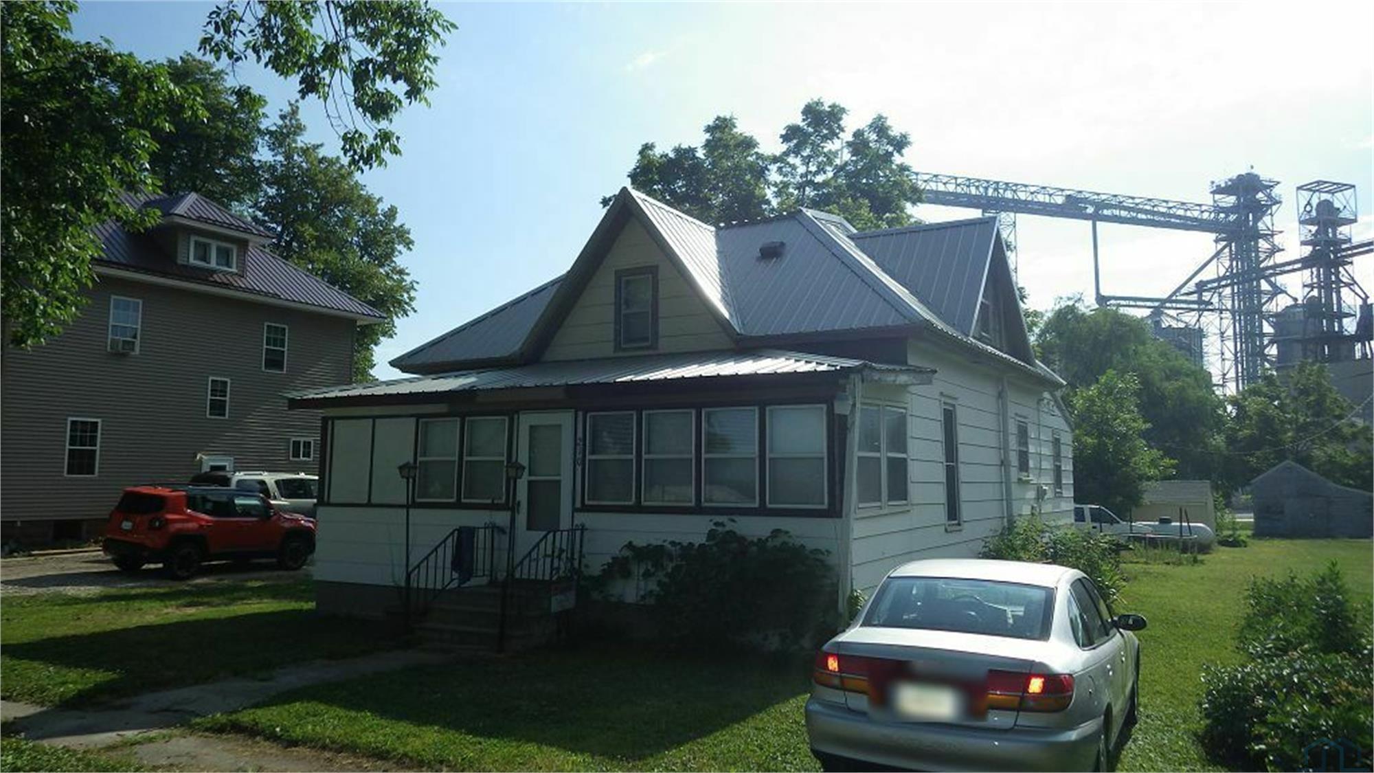 210 4TH AVE N, Nemaha, IA 50567 