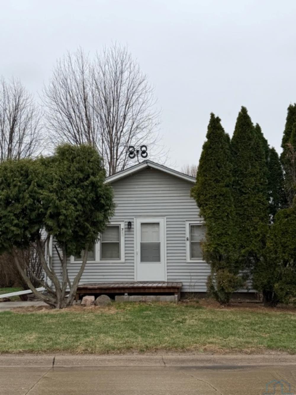 715 Burton Street, Sioux City, IA 51103 