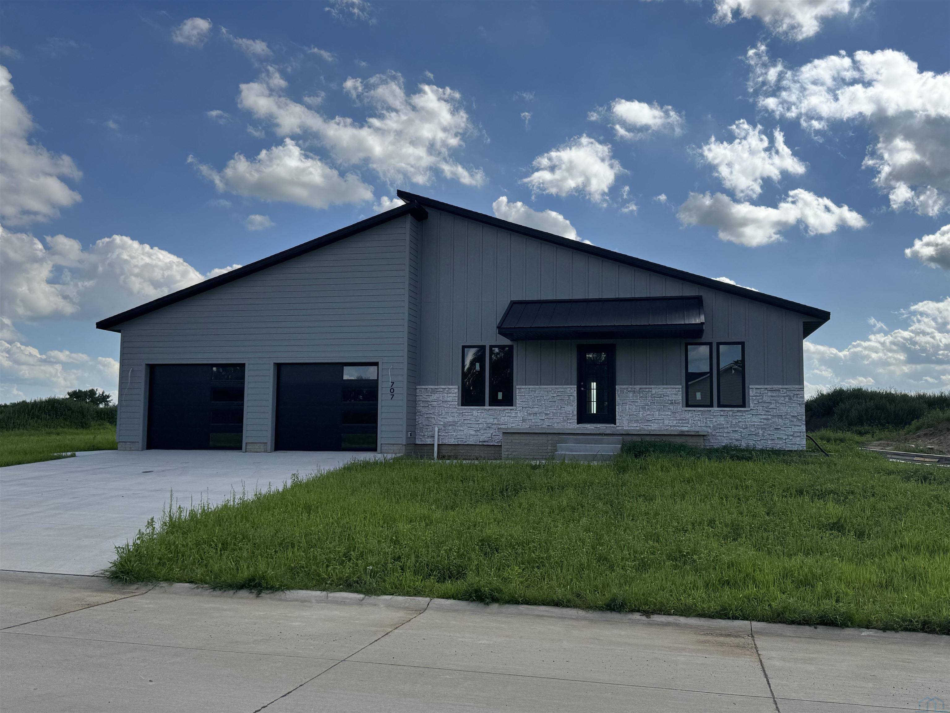 707 Mill Pond Road, Rock Rapids, IA 51246 