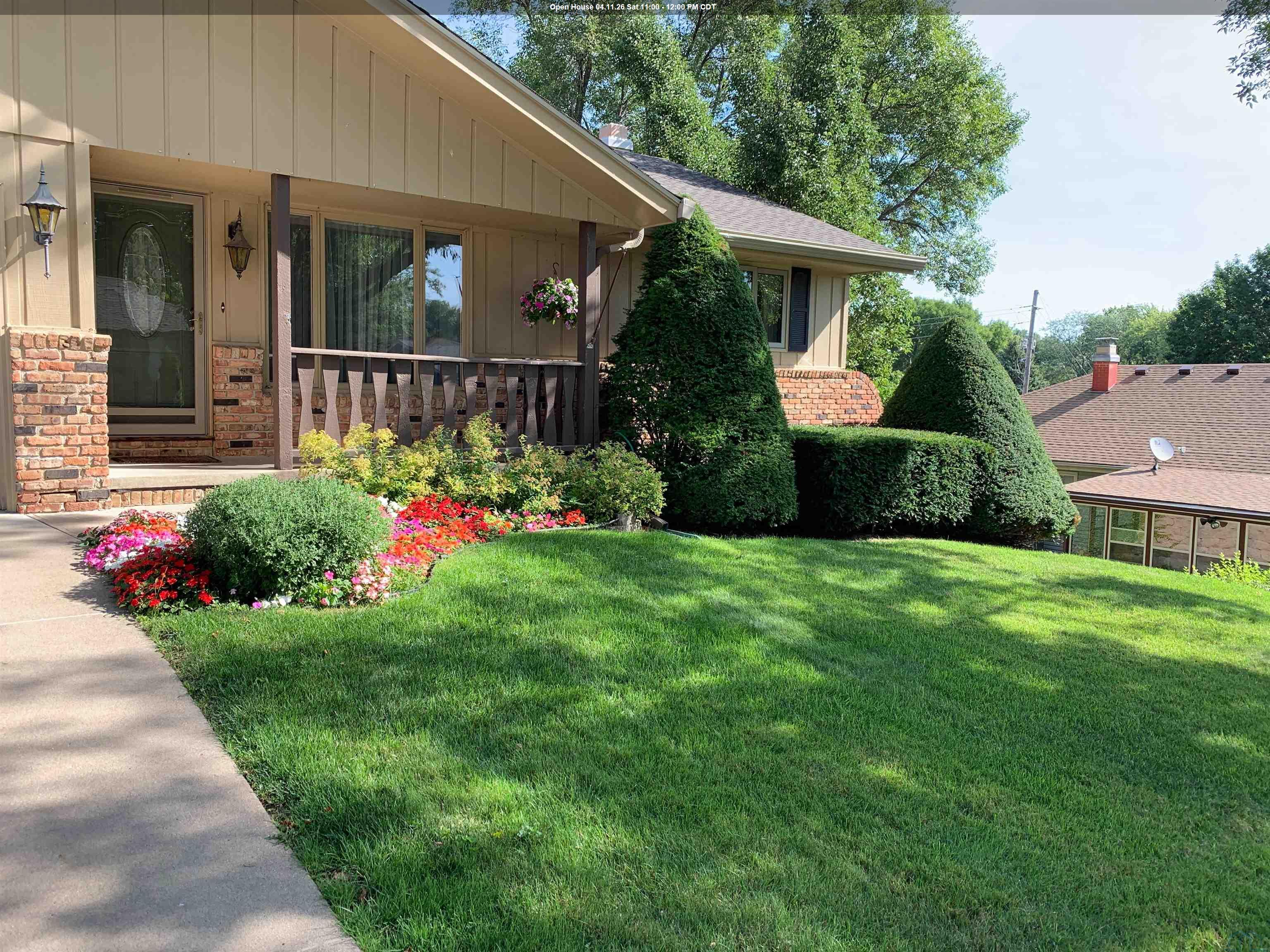 5001 Evergreen Lane, Sioux City, IA 51106 