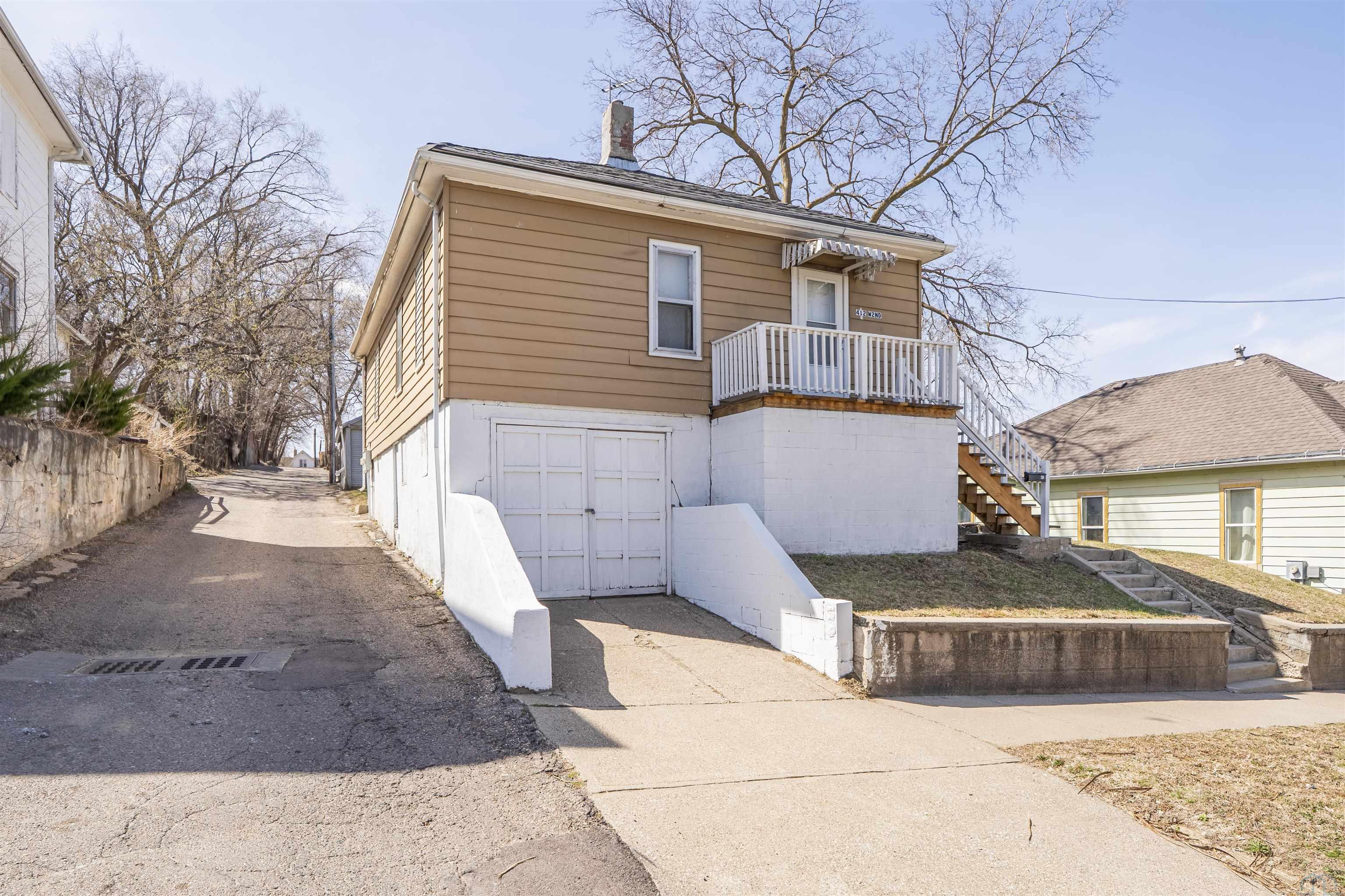 412 W 2nd St., Sioux City, IA 51103 