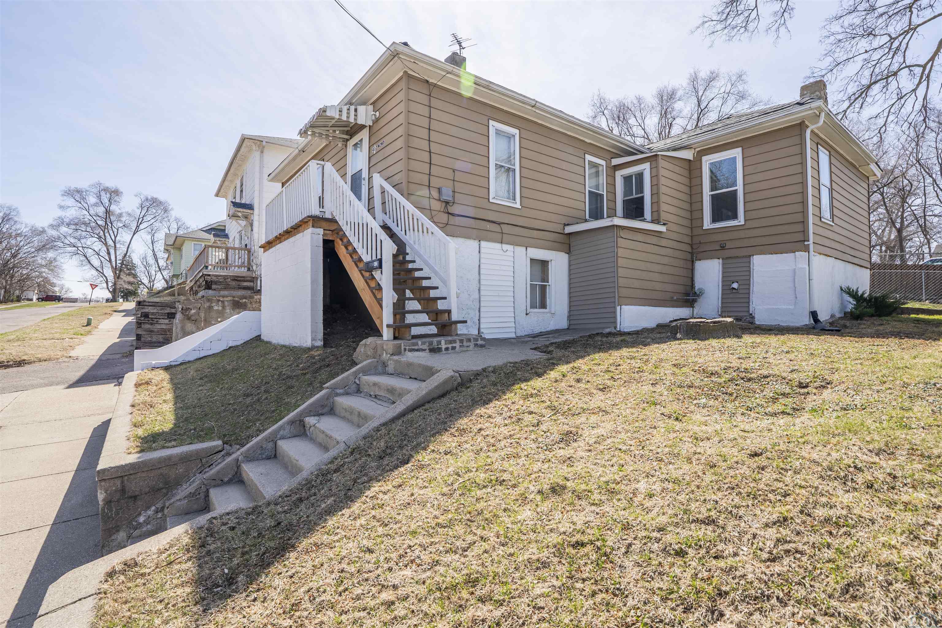 412 W 2nd St., Sioux City, IA 51103 