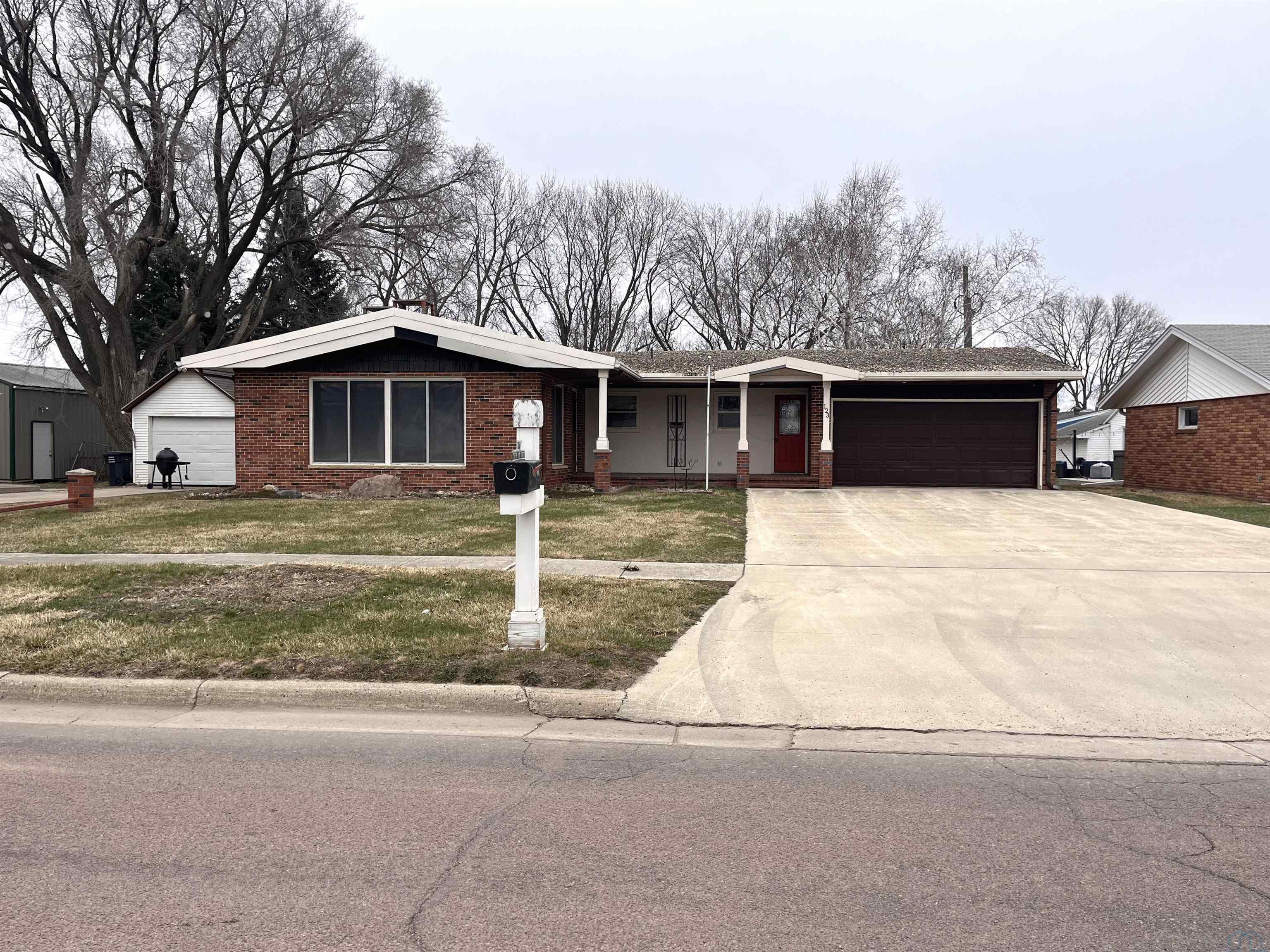 123 Normal College Avenue, Sheldon, IA 51201 