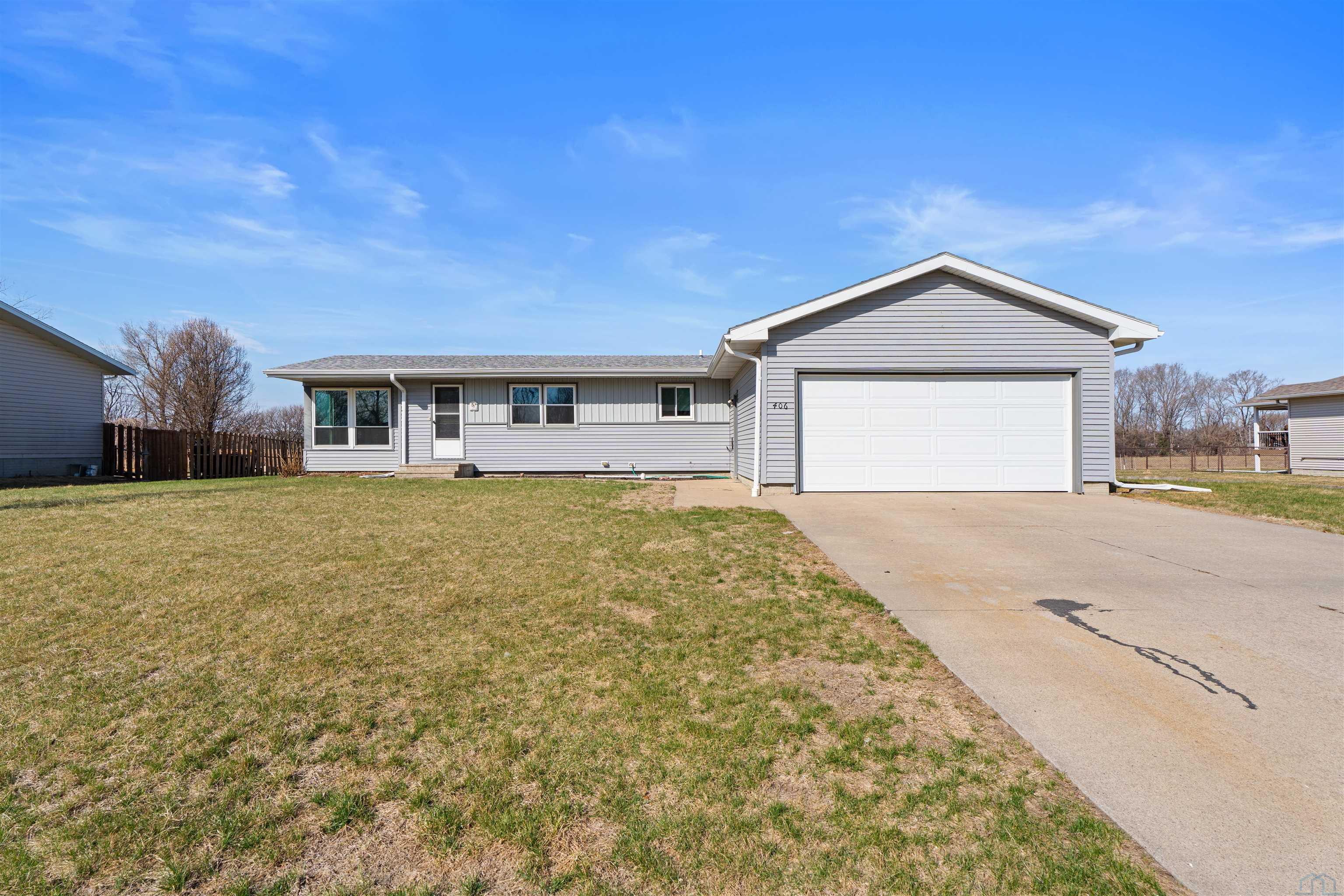 406 Crawford N, Vermillion, SD 57069 