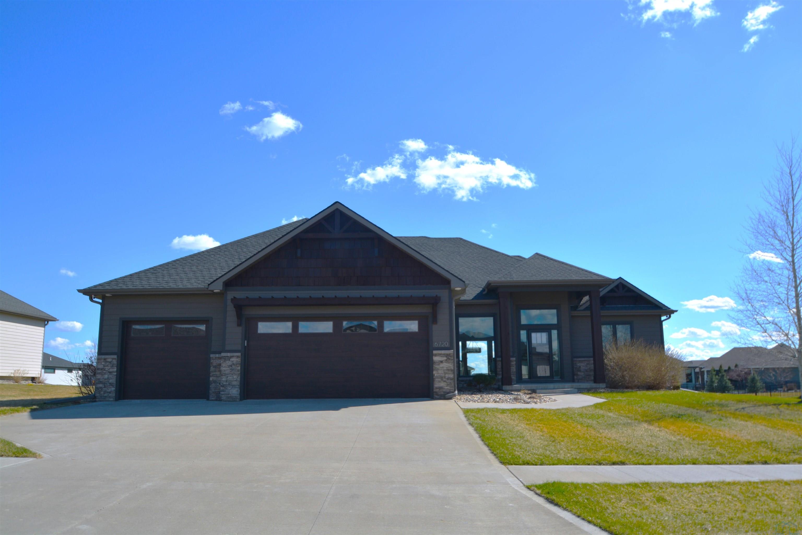 6720 Prairie View Court, Sioux City, IA 51106 