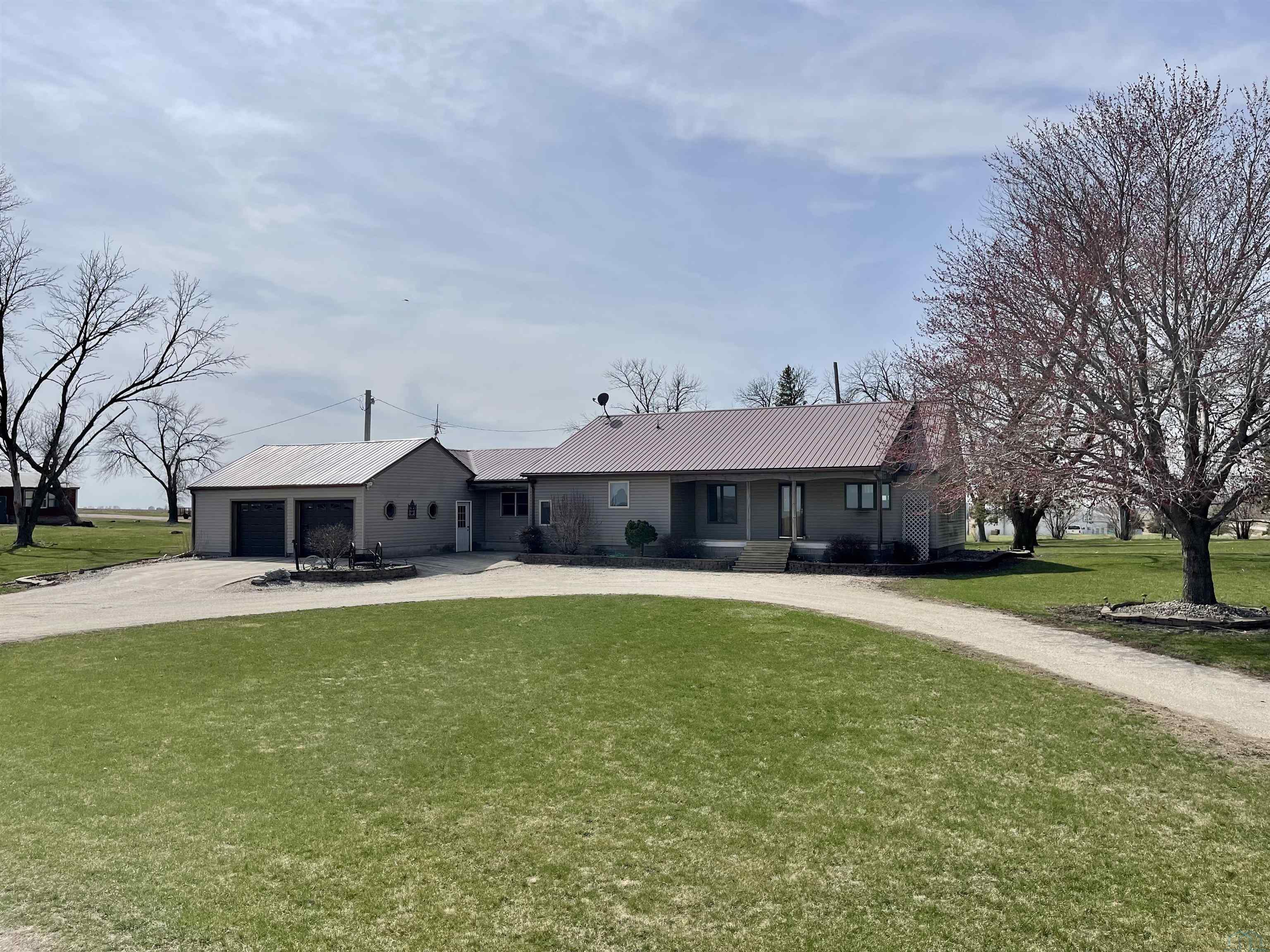 2050 590th St, Newell, IA 50568 