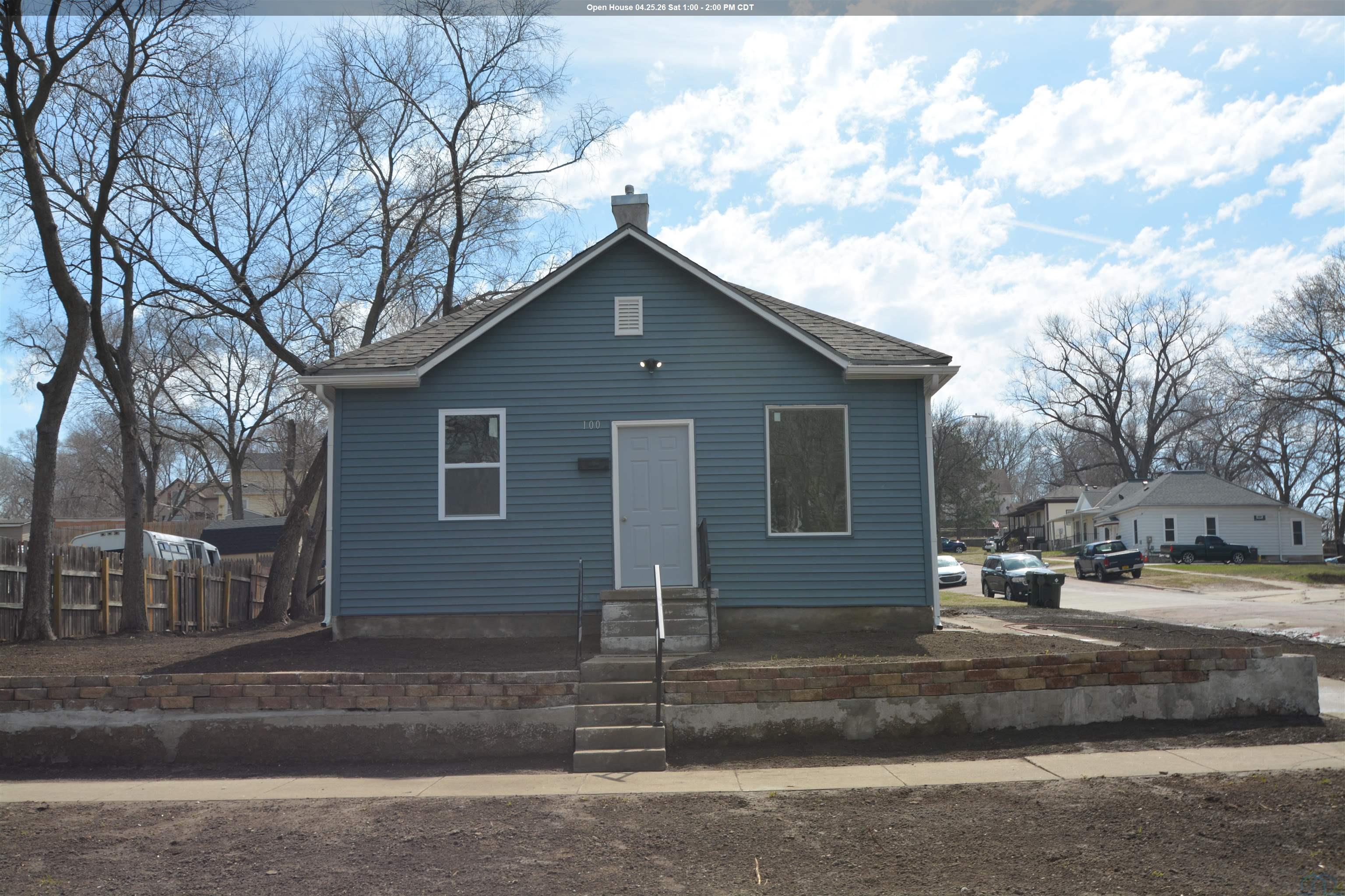 100 Main St, Sioux City, IA 51103 