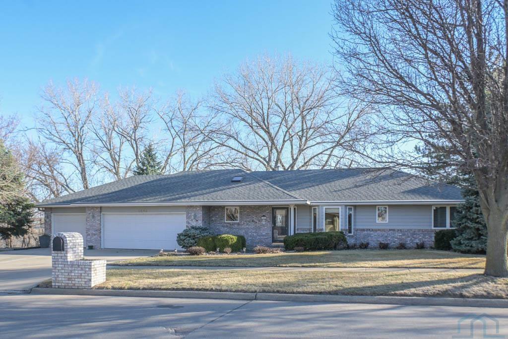 1445 Hiawatha Trl, Sioux City, IA 51104 