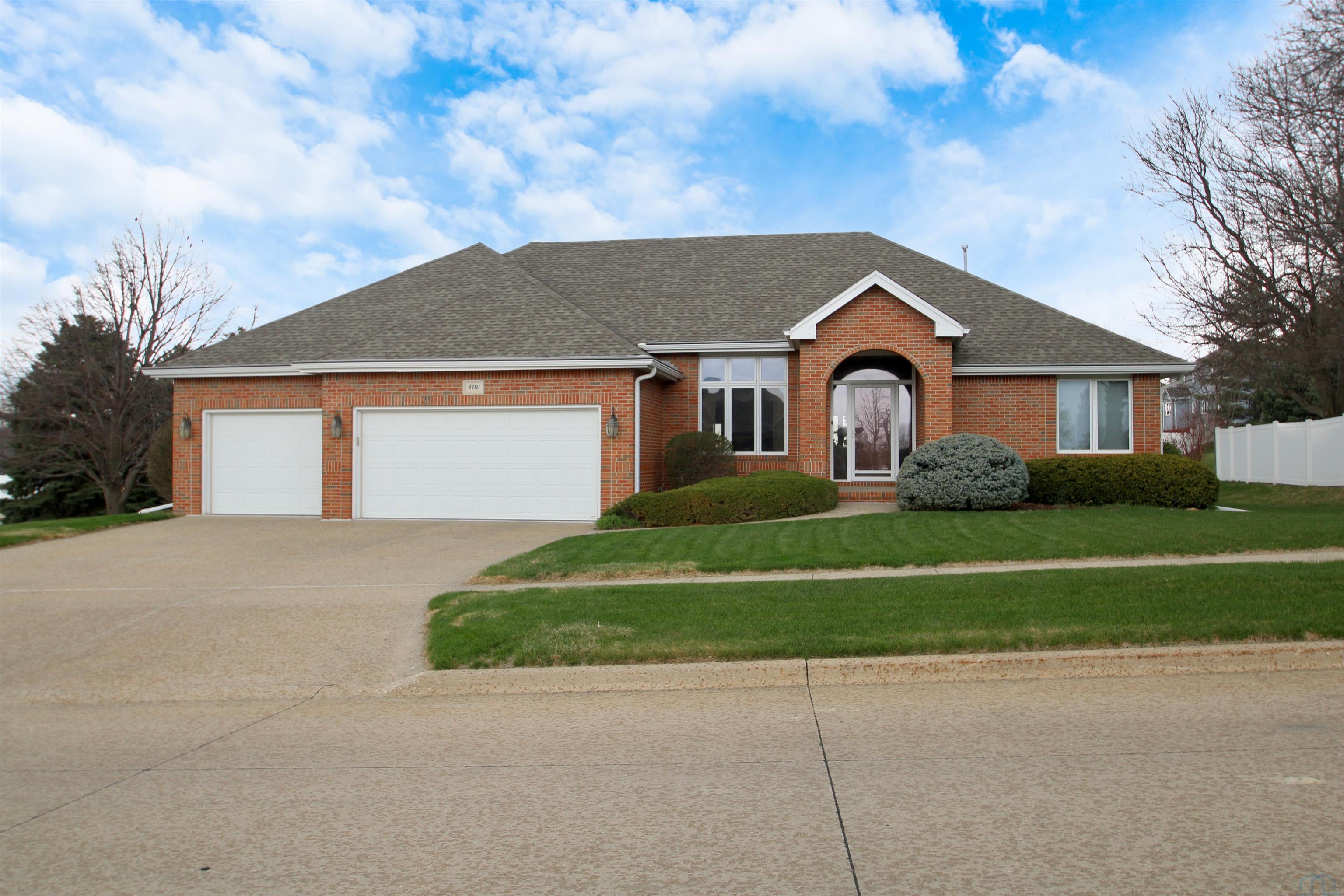 4701 Bristol Drive, Sioux City, IA 51106 
