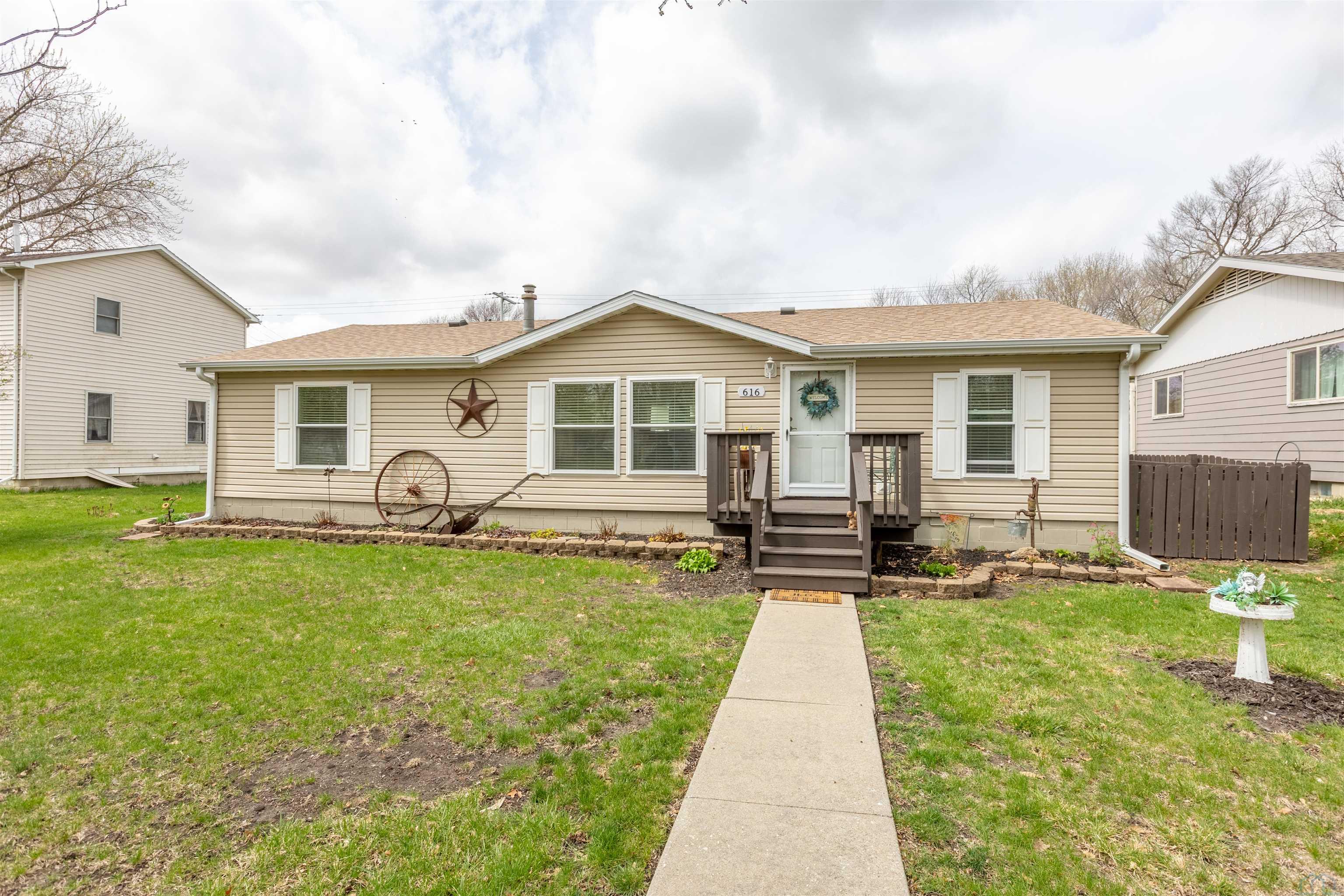 616 14th Street, Onawa, IA 51040 