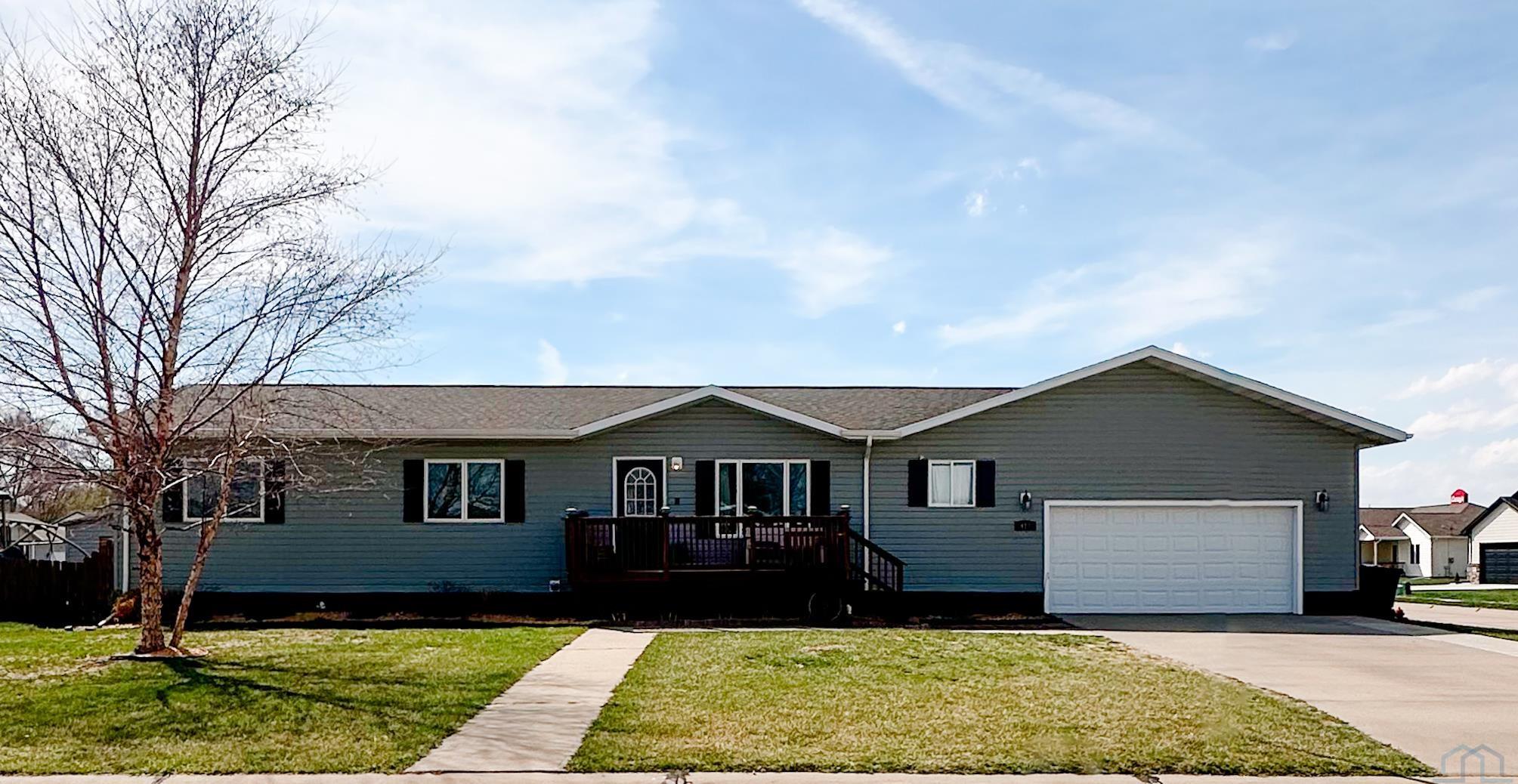 927 harvest bend, No. Sioux City, SD 57049 