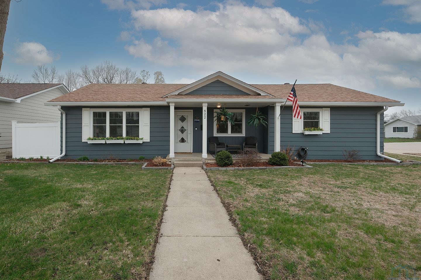 522 Delaware Ave NW						  						 , Orange City						 , IA						  51041						  