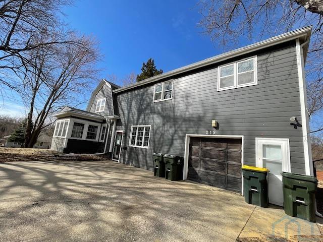 219 36th St, Sioux City, IA 51104 