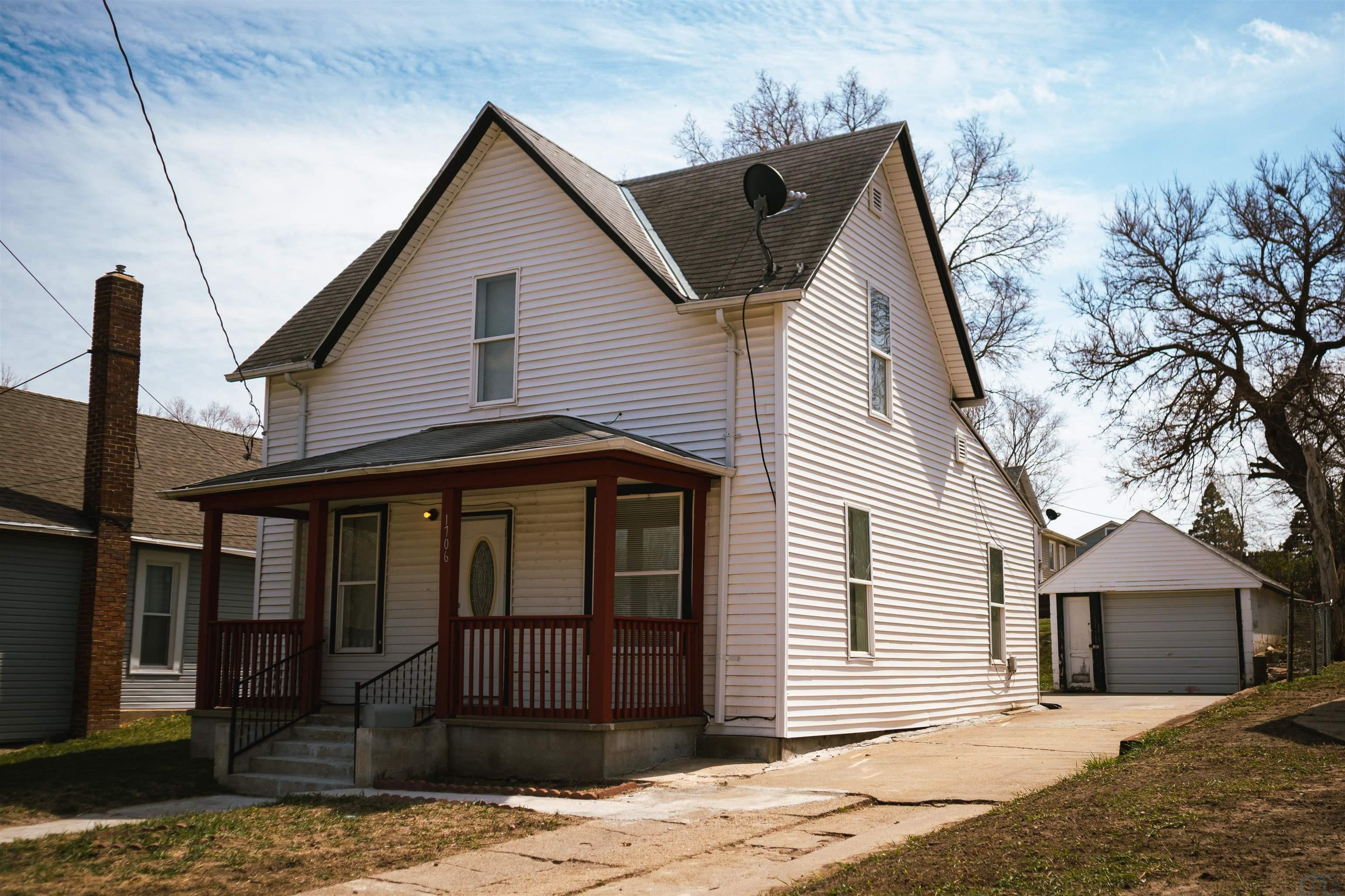 1706 W 3rd, Sioux City, IA 51103 