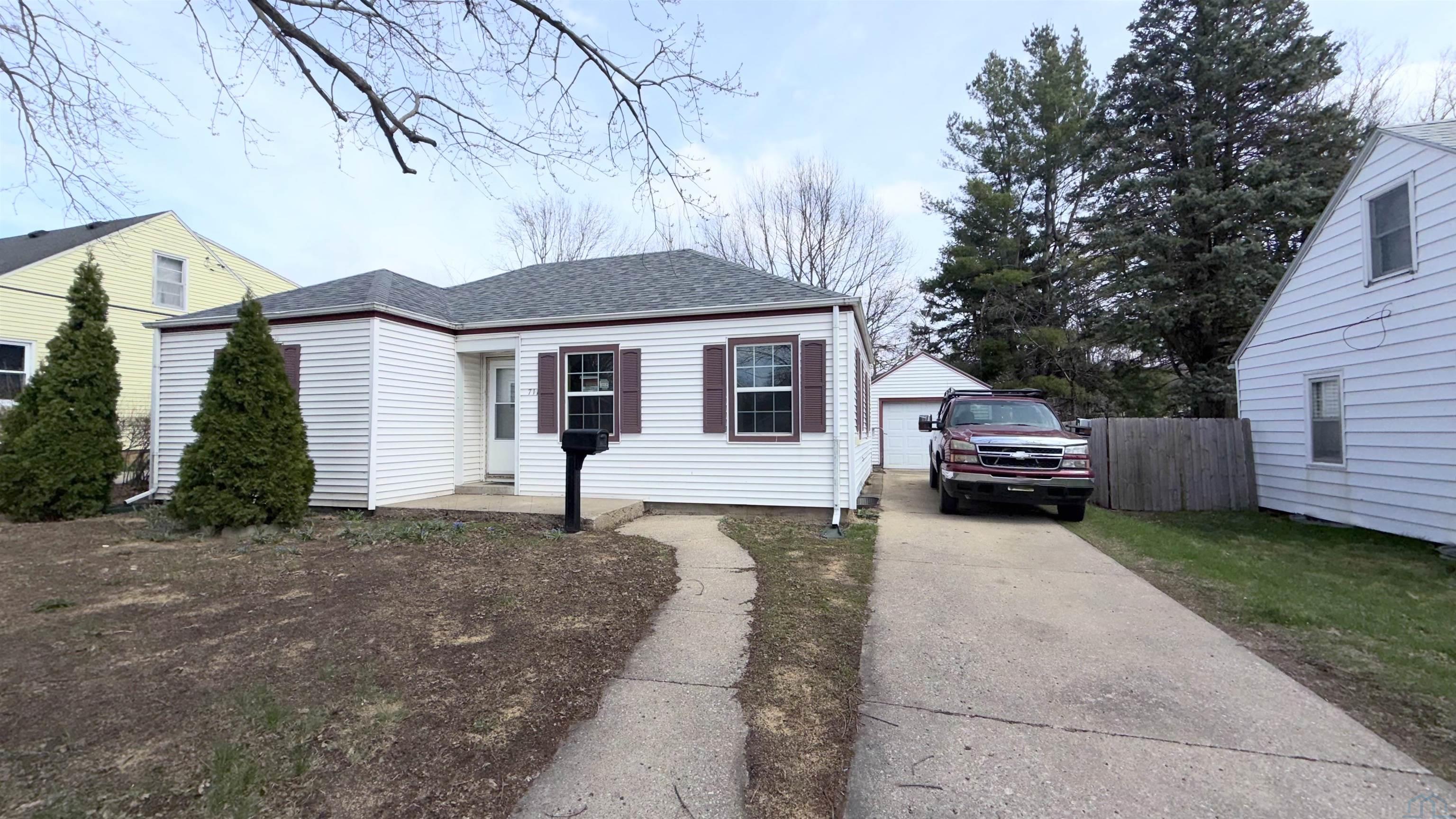 711 BARTON ST, Storm Lake, IA 50588 