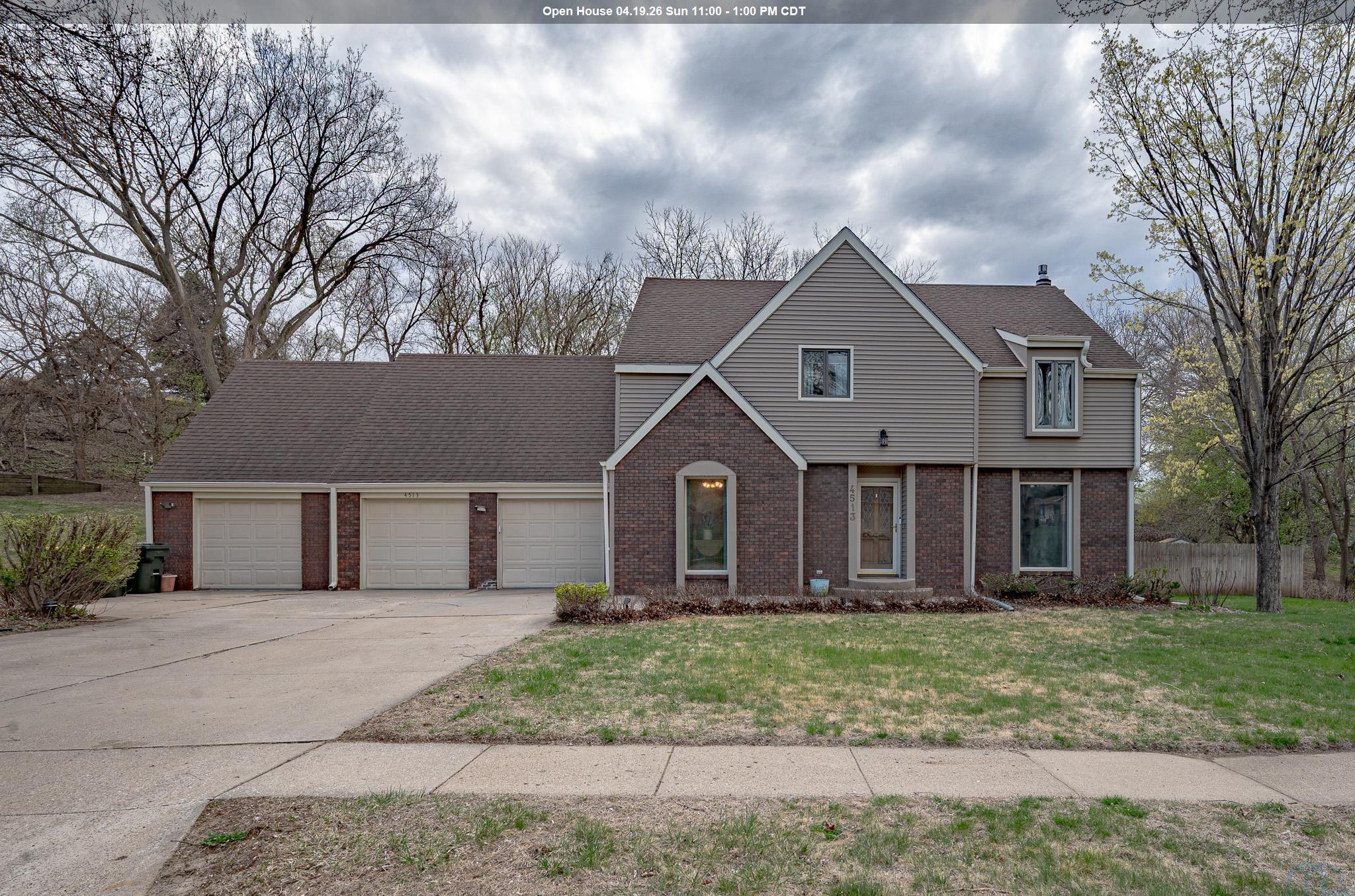 4513 CHEYENNE BLVD, Sioux City, IA 51104 