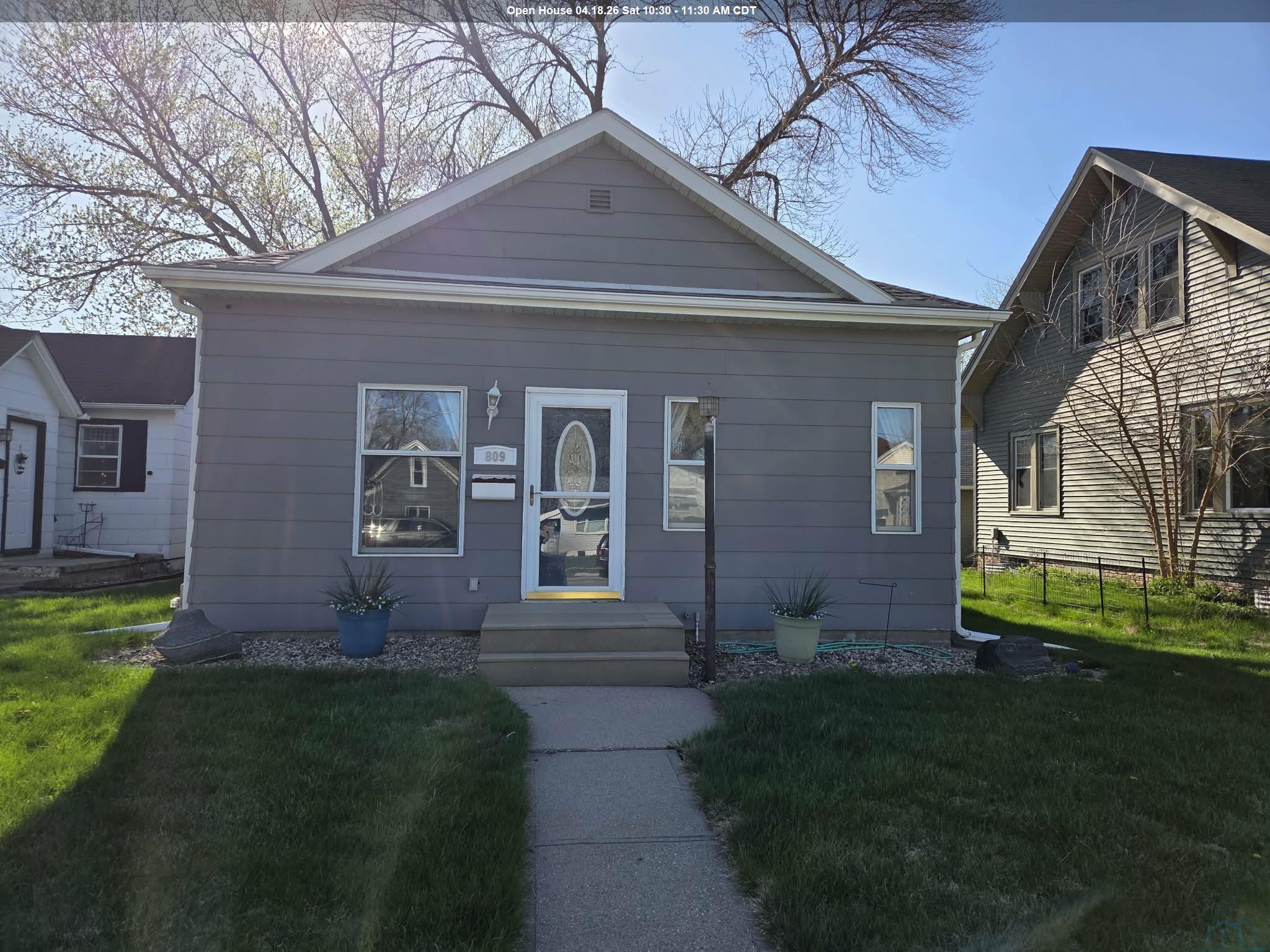 809 CECELIA ST S, Sioux City, IA 51106 