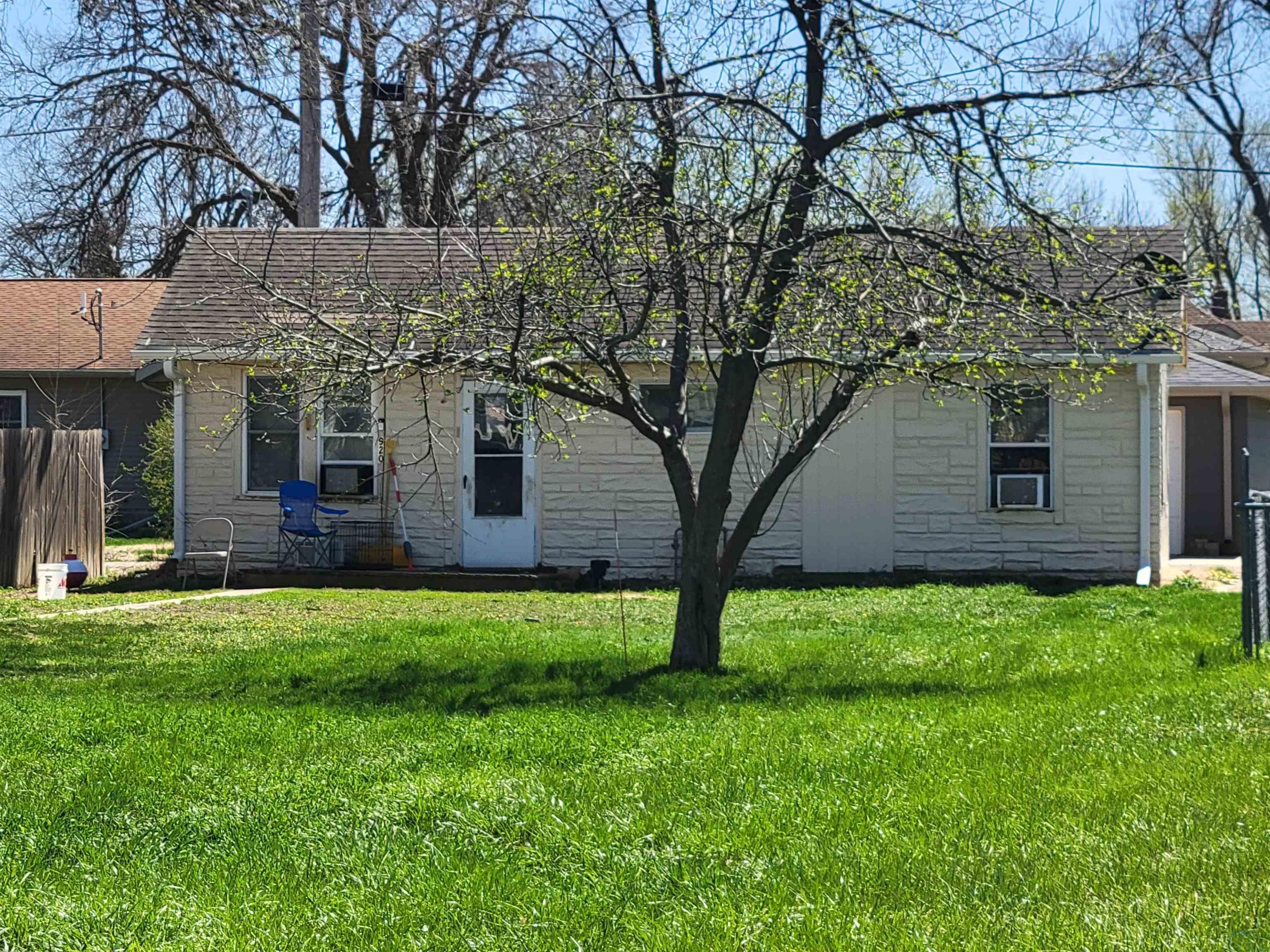 920 Pacquette Ave, Sioux City, IA 51109 