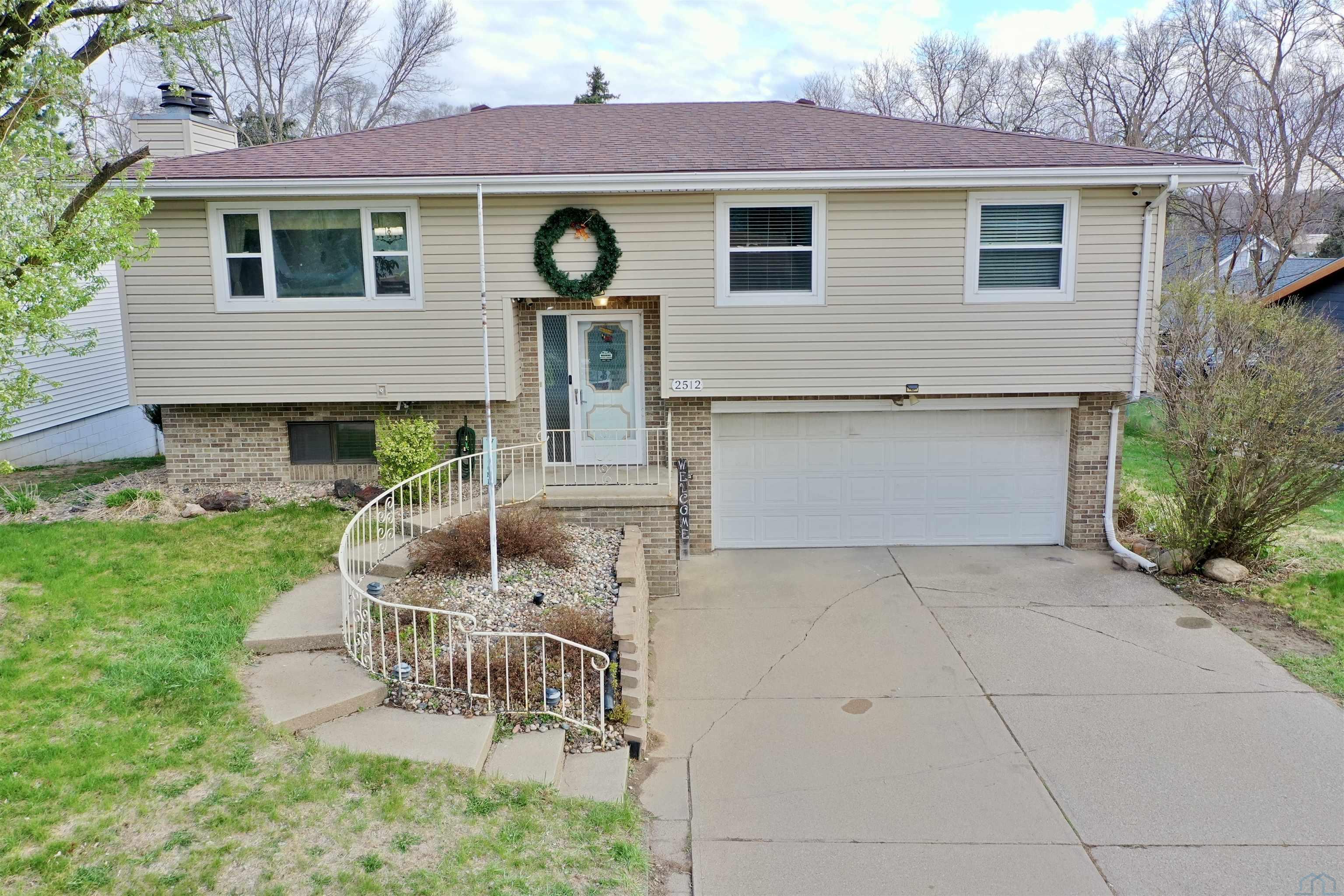 2512 20th St W, Sioux City, IA 51103 