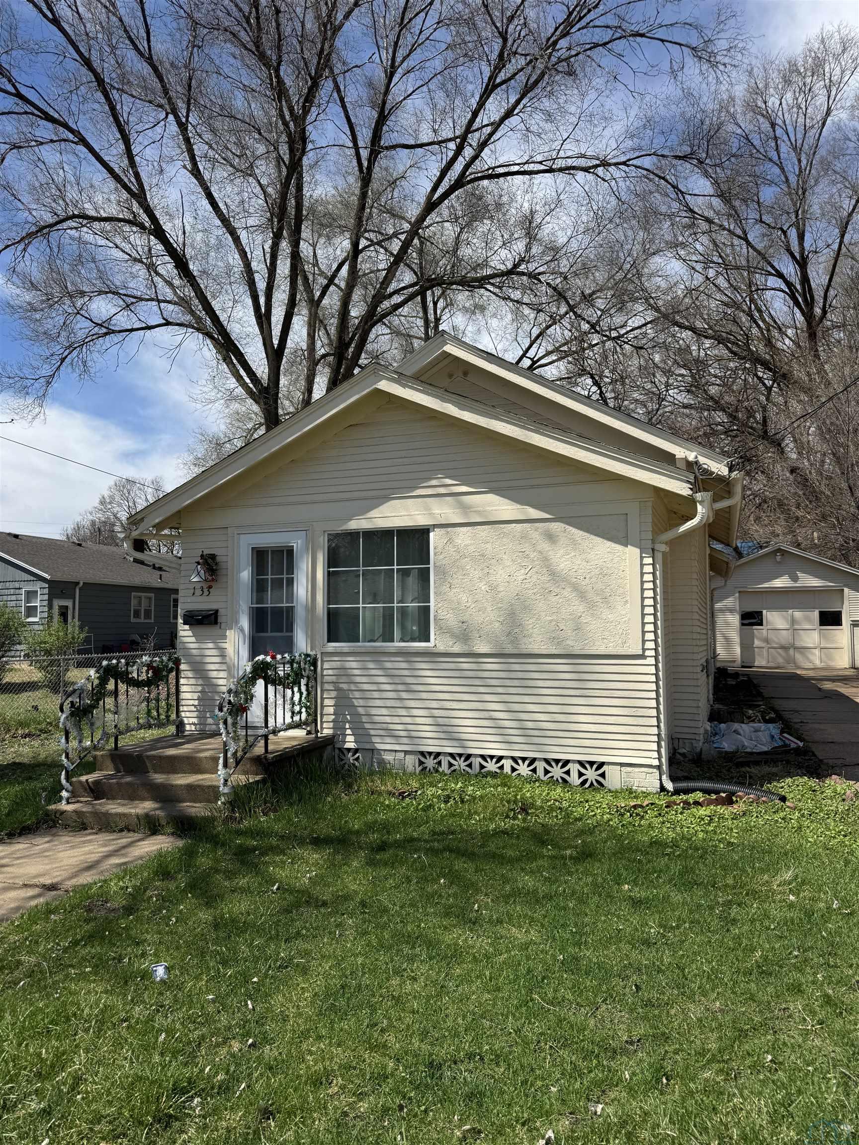 133 Casselman St S, Sioux City, IA 51103 