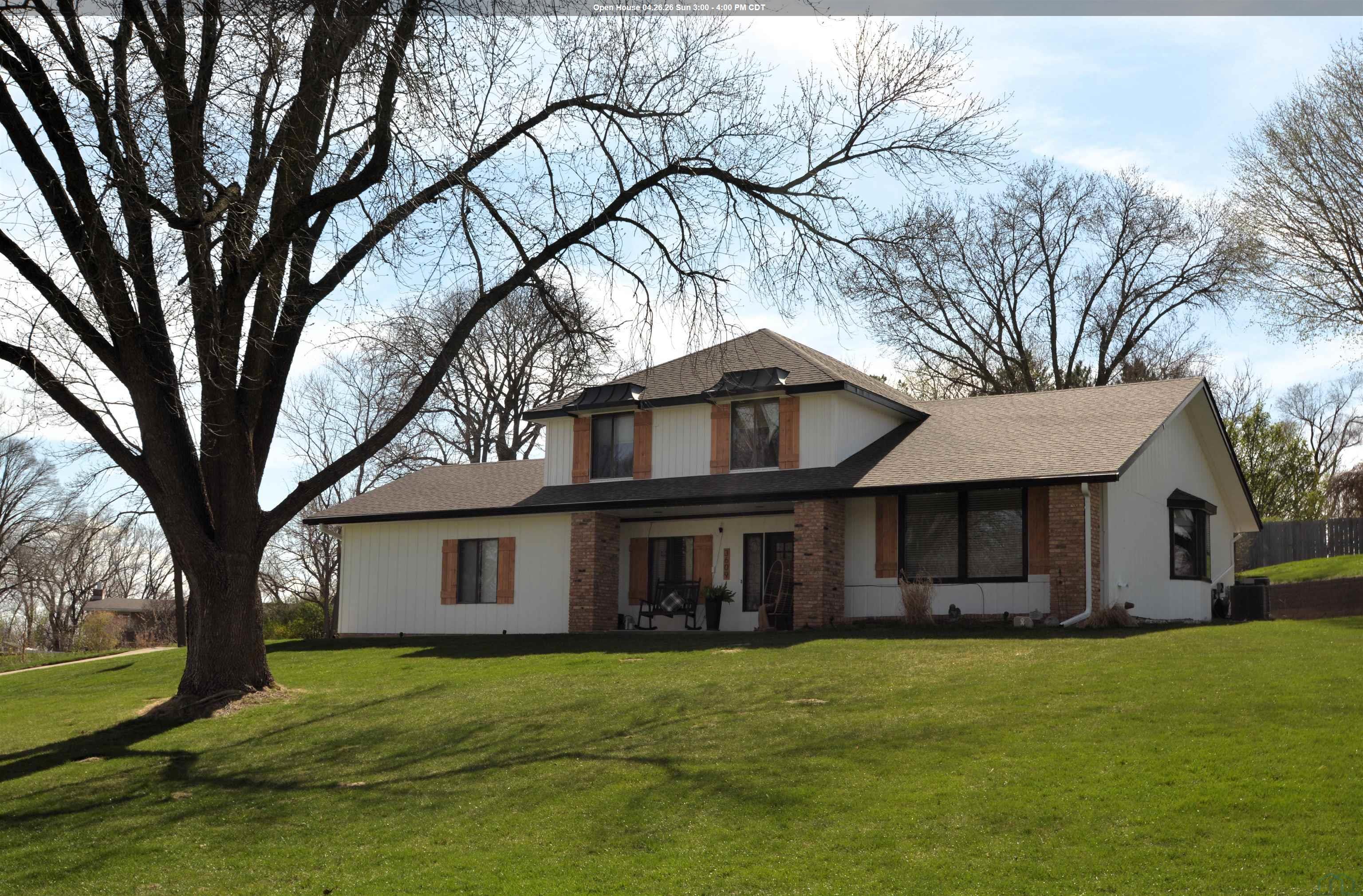 3609 Lindenwood St, Sioux City, IA 51104 