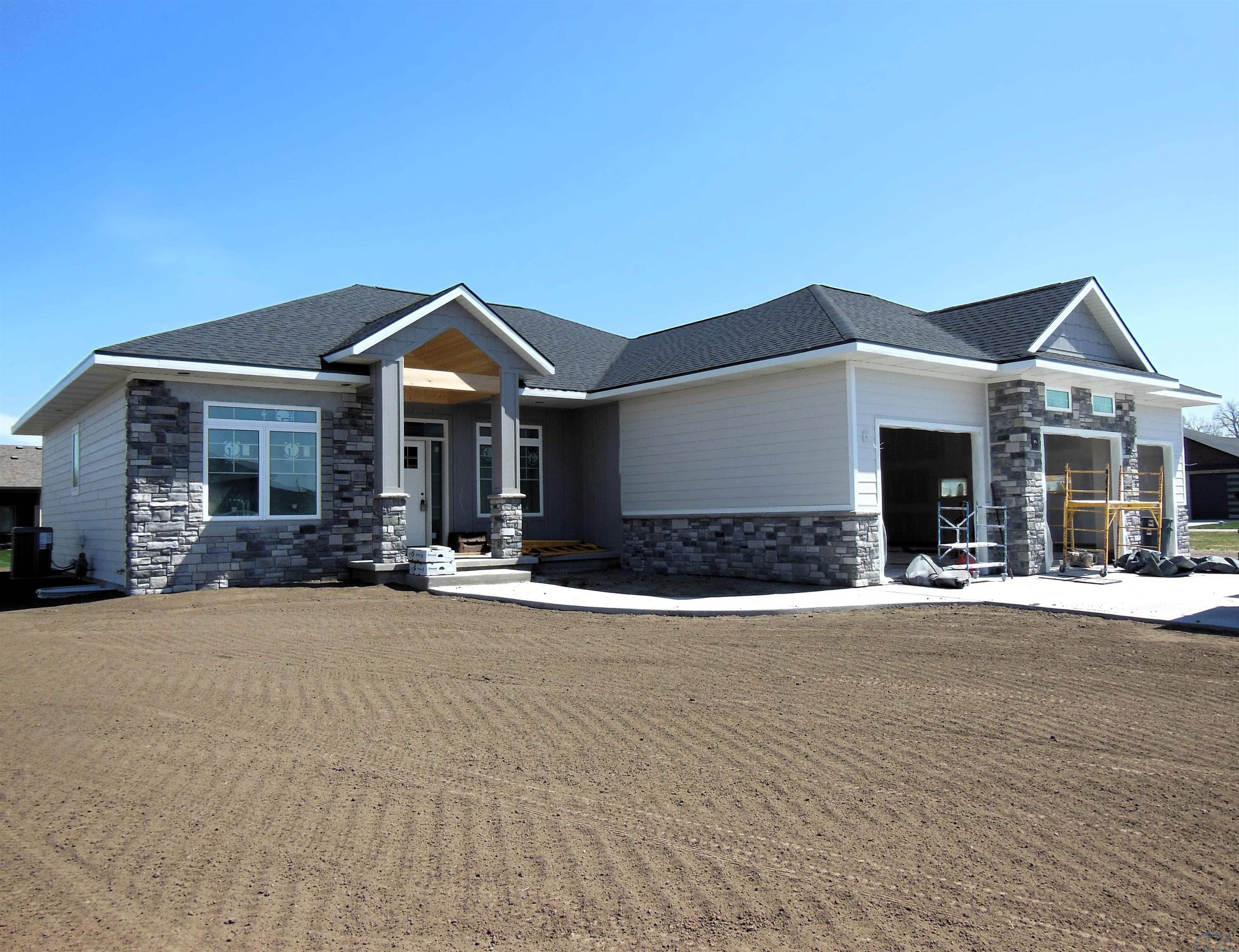 172 Cardinal Court, South Sioux City, NE 68776 