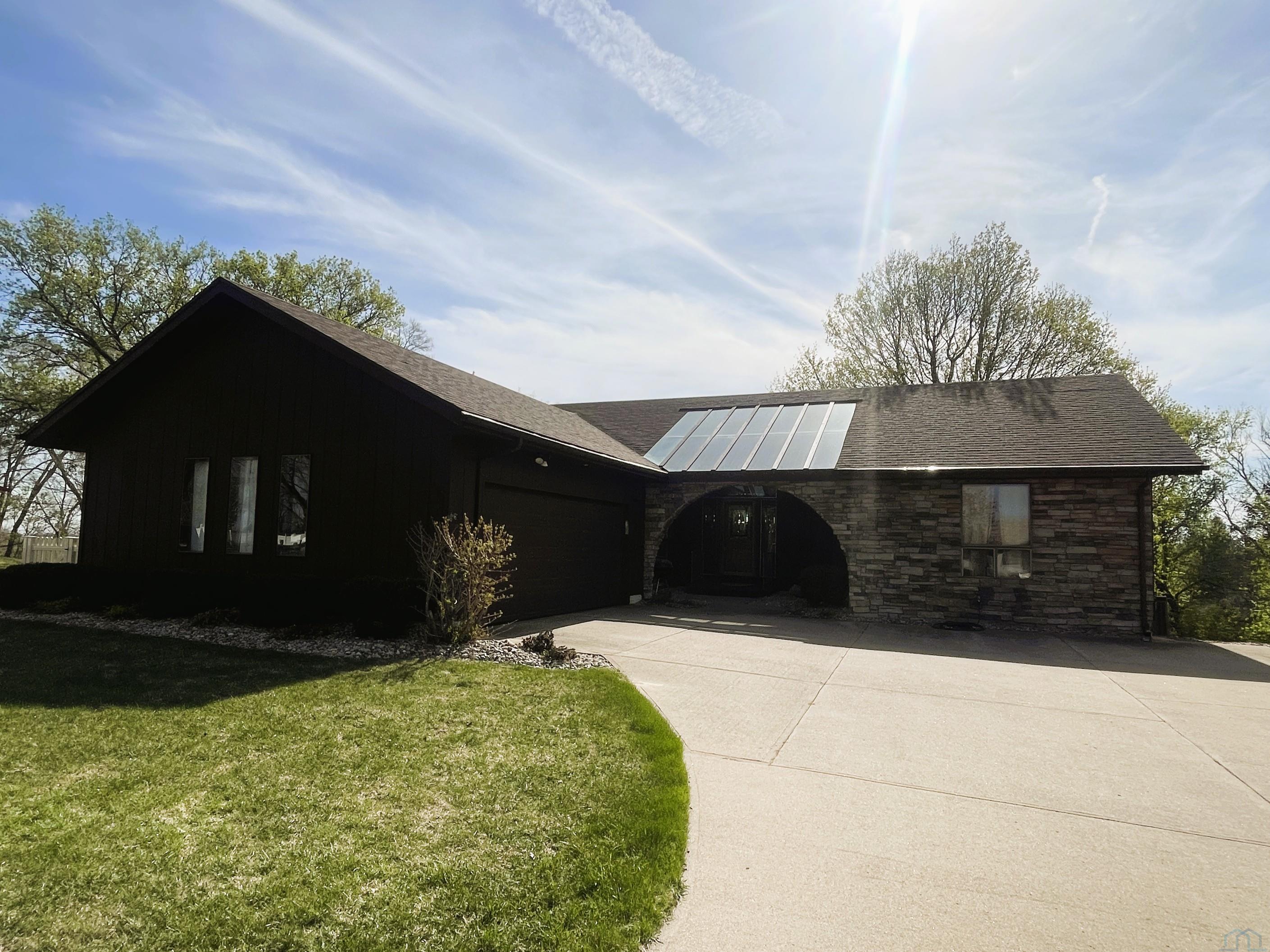 1620 Hiawatha Trail, Sioux City, IA 51104 
