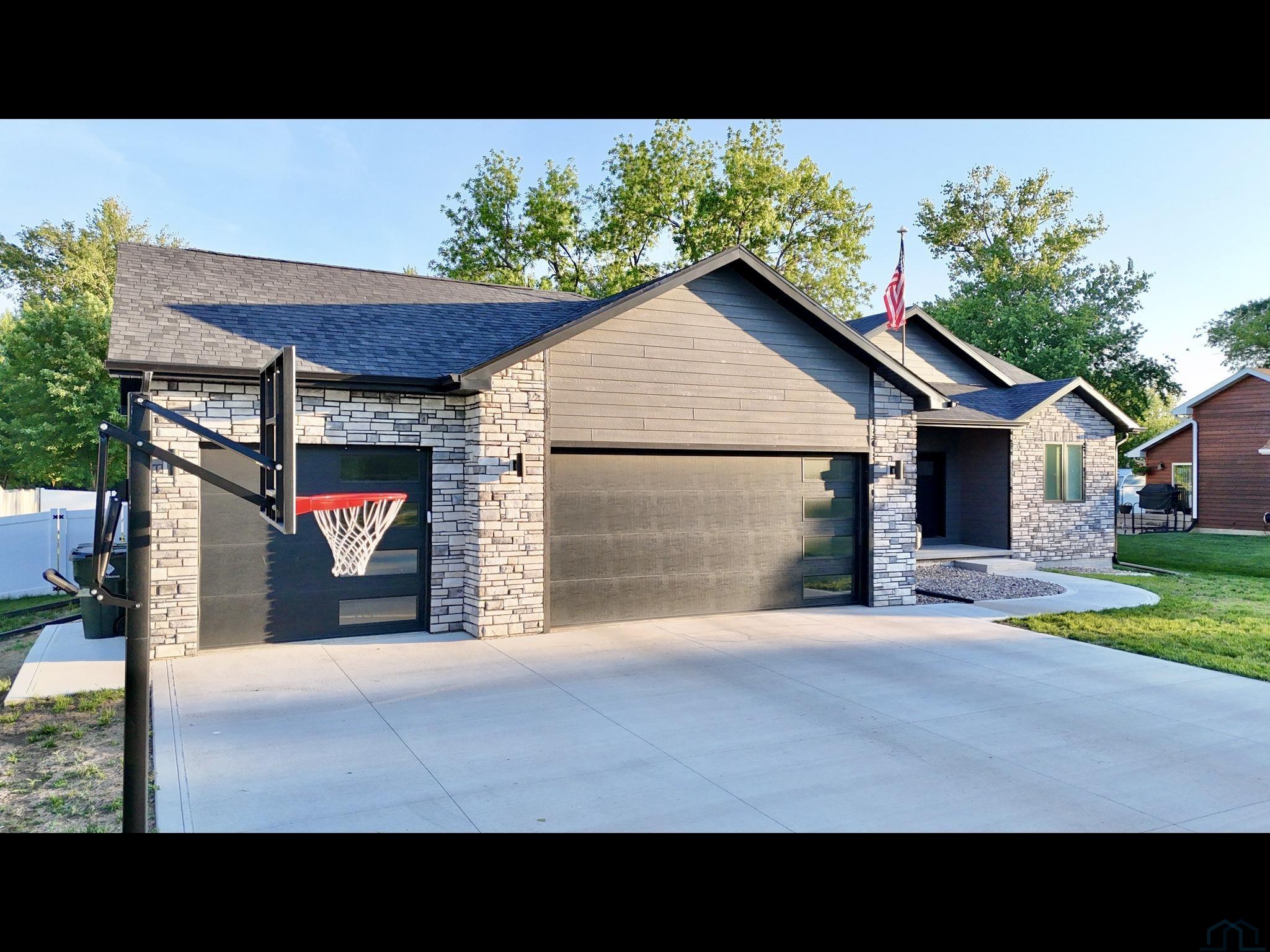 MLS #832637