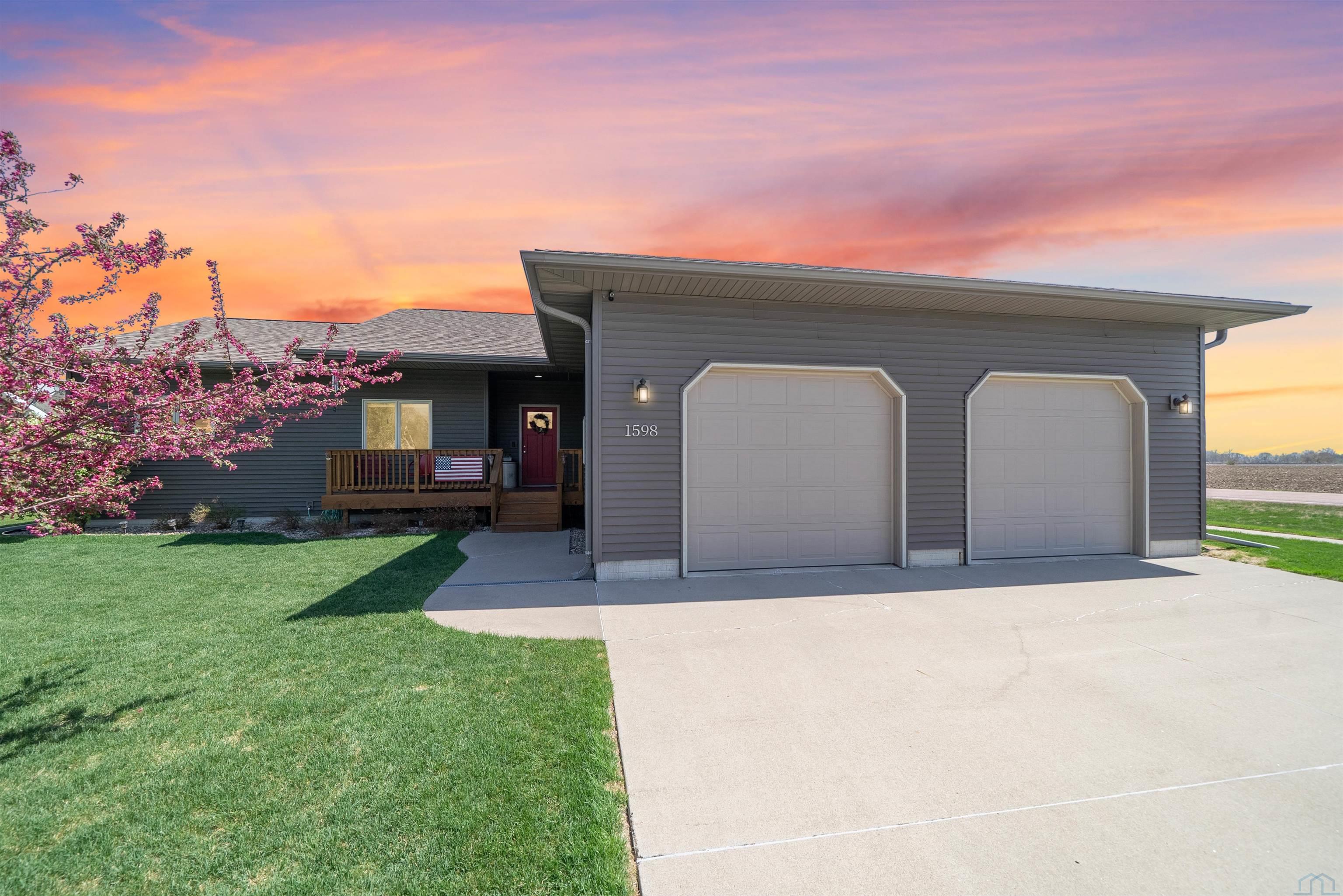 1598 Brandon Dr., Vermillion, SD 57069 