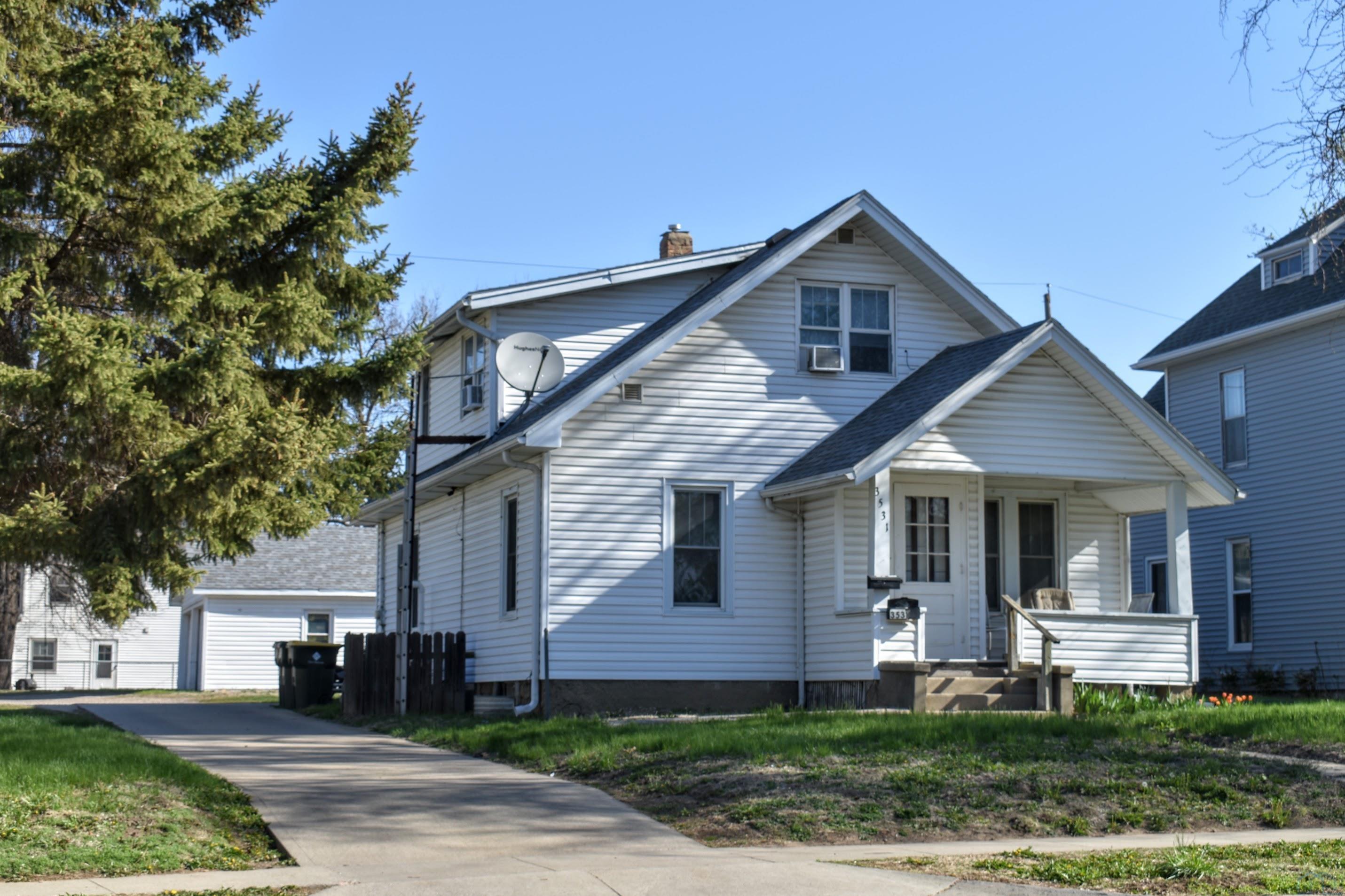 3531 Glenn Ave, Sioux City, IA 51106 