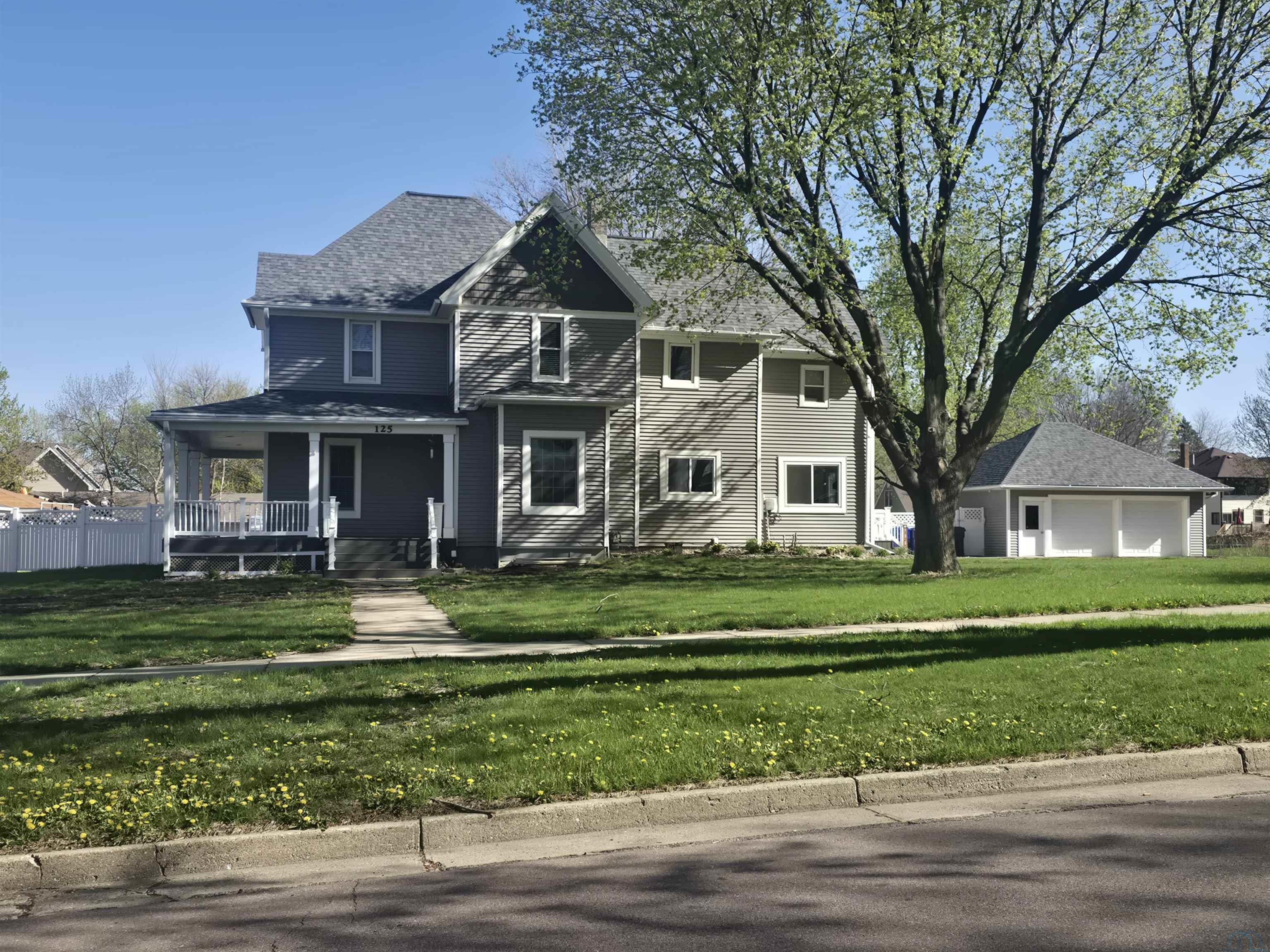 125 9th St. SW, LeMars, IA 51031 