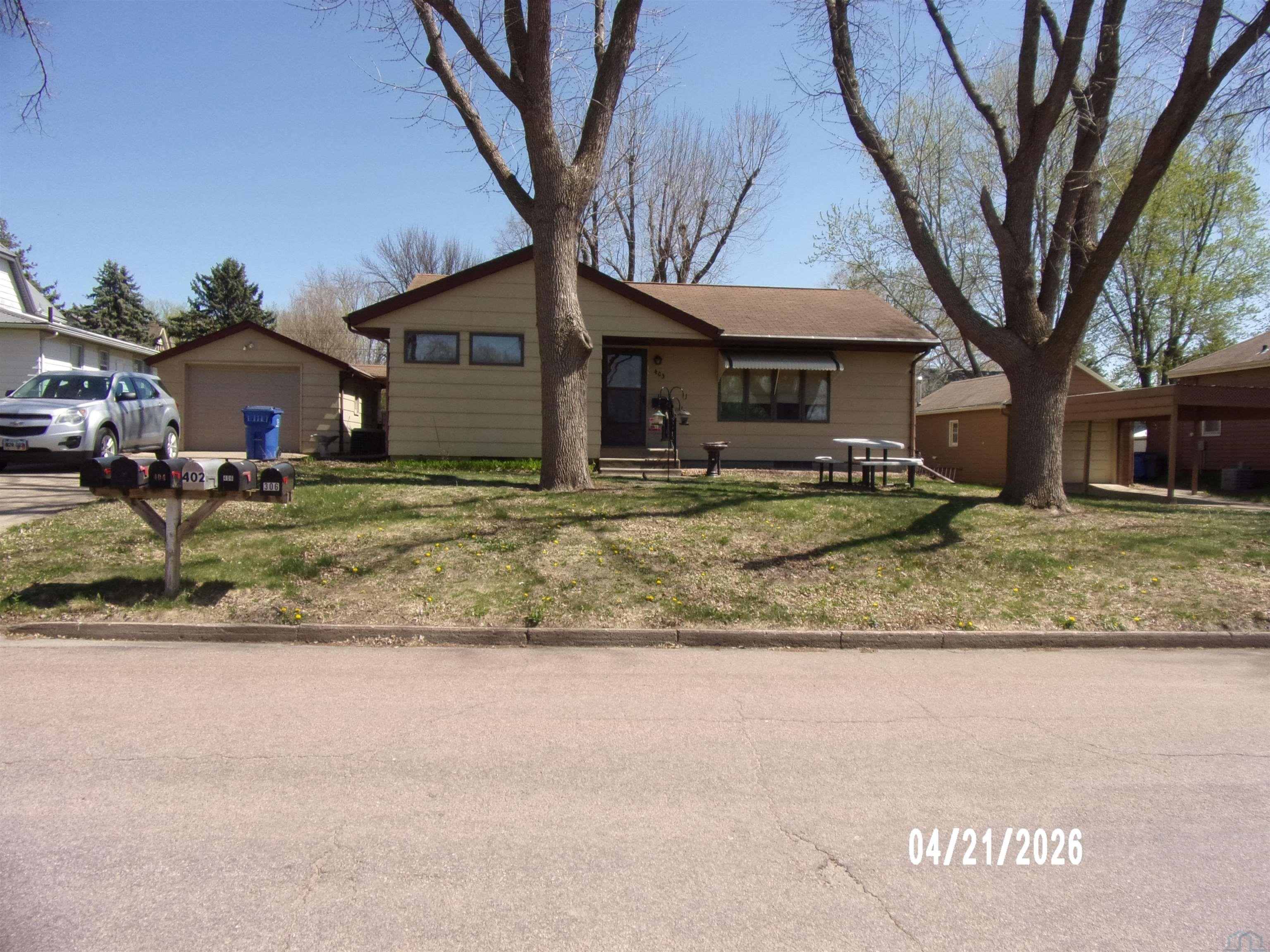 403 UNION ST, Alcester, SD 57001 