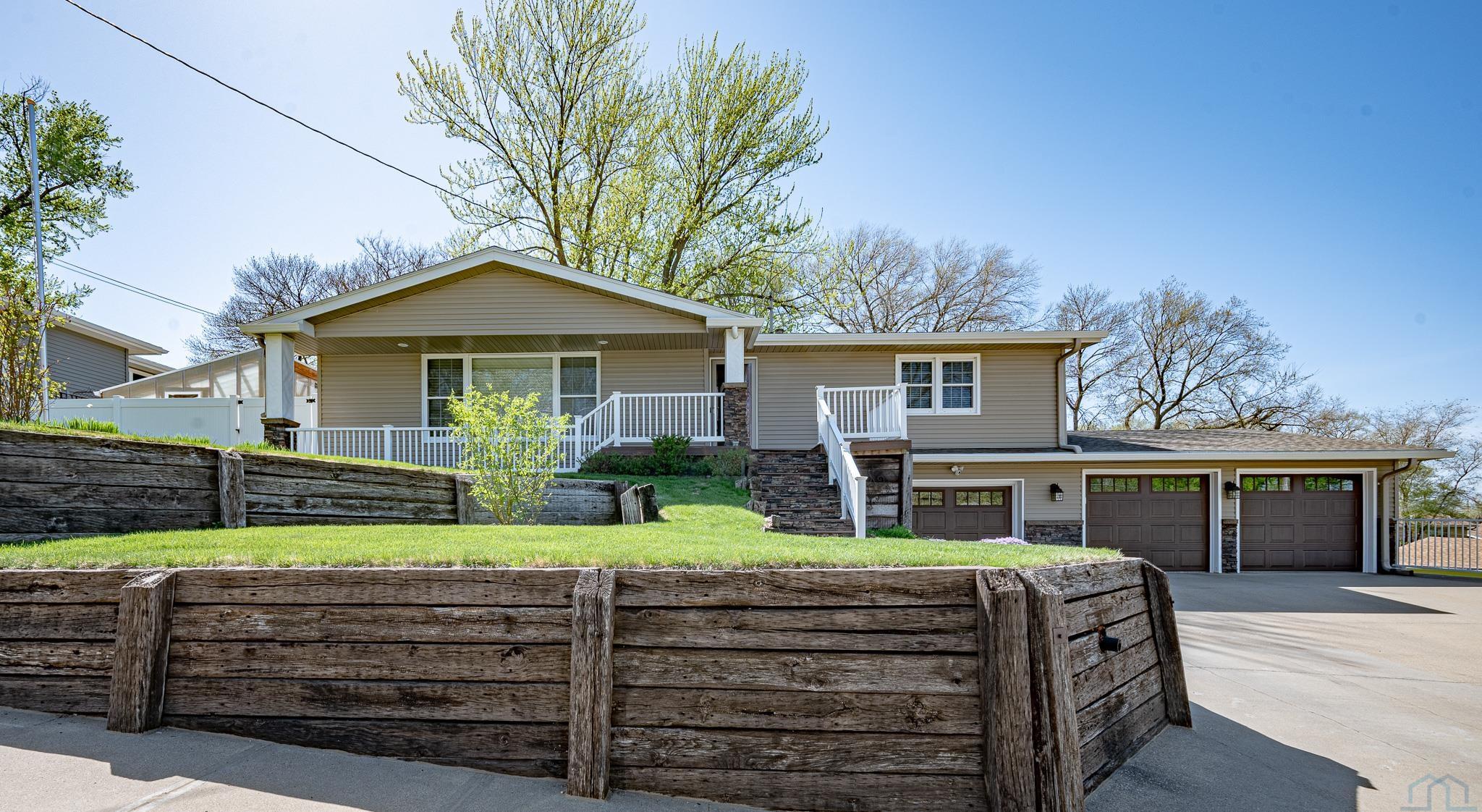 2641 Helen S, Sioux City, IA 51106 