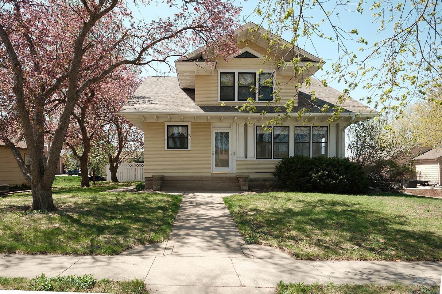 237 2nd Avenue NE						  						 , Sioux Center						 , IA						  51250						  