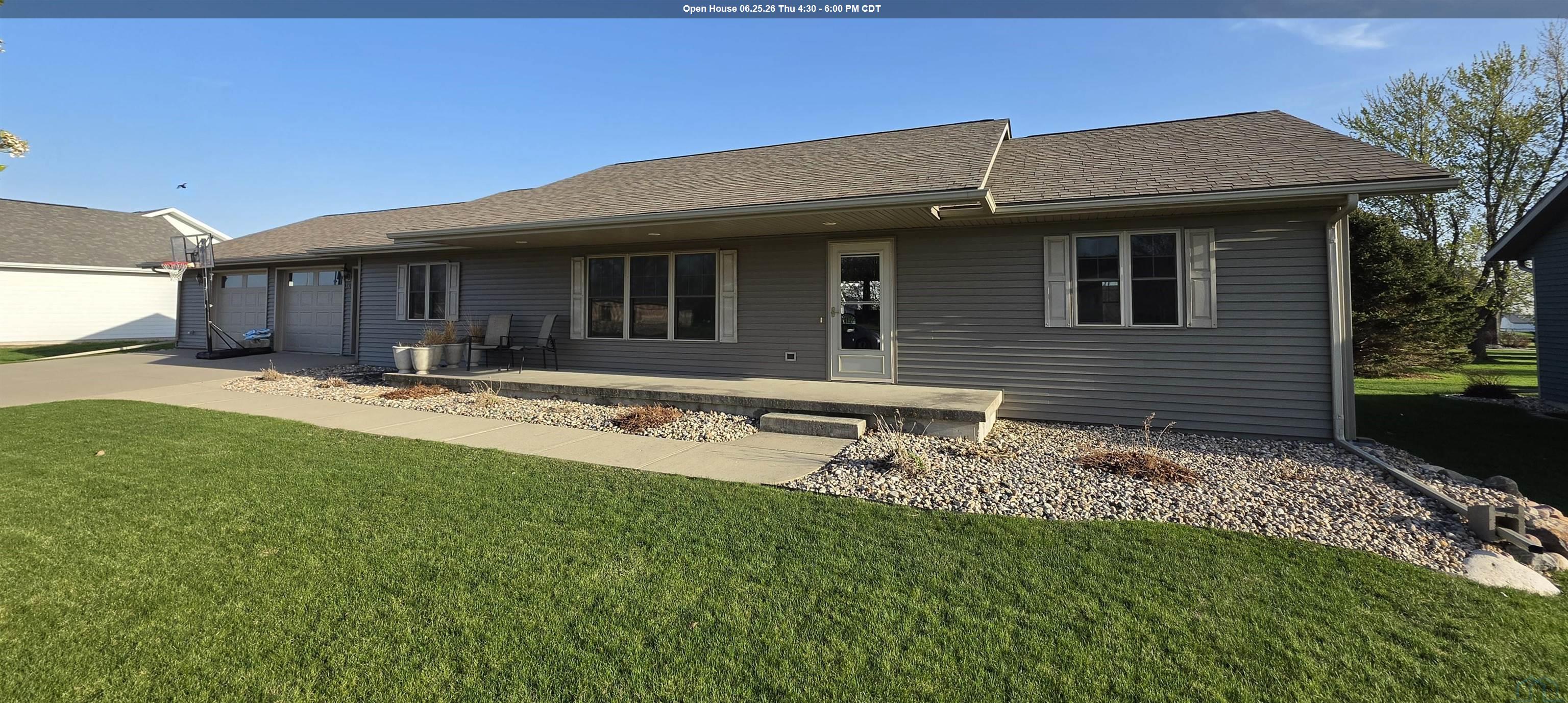 703 3rd St E, Sanborn, IA 51248 