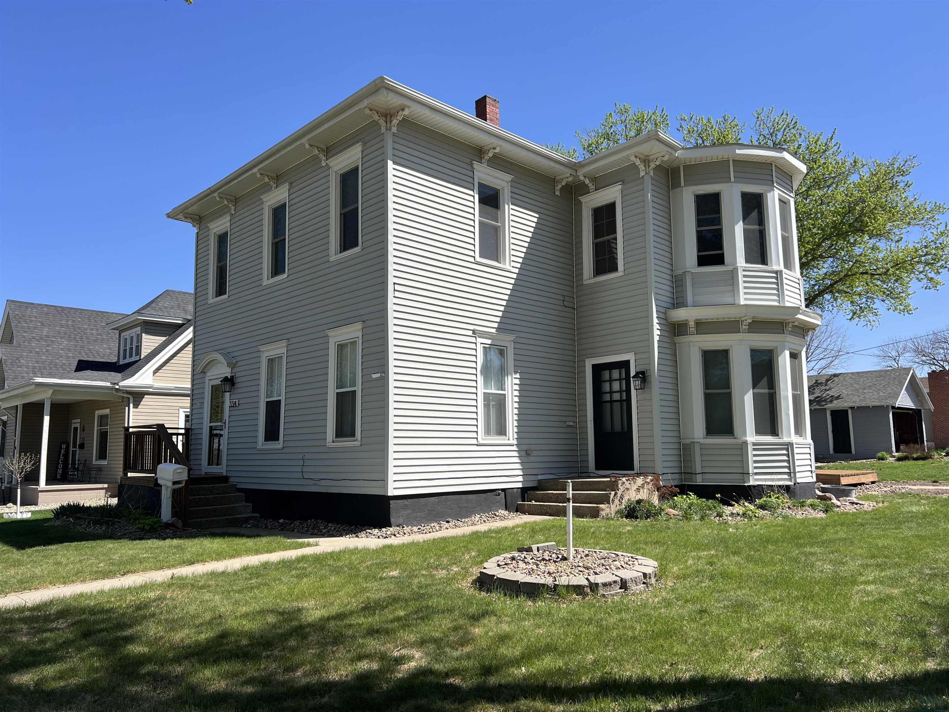334 3rd Ave SE, LeMars, IA 51031 