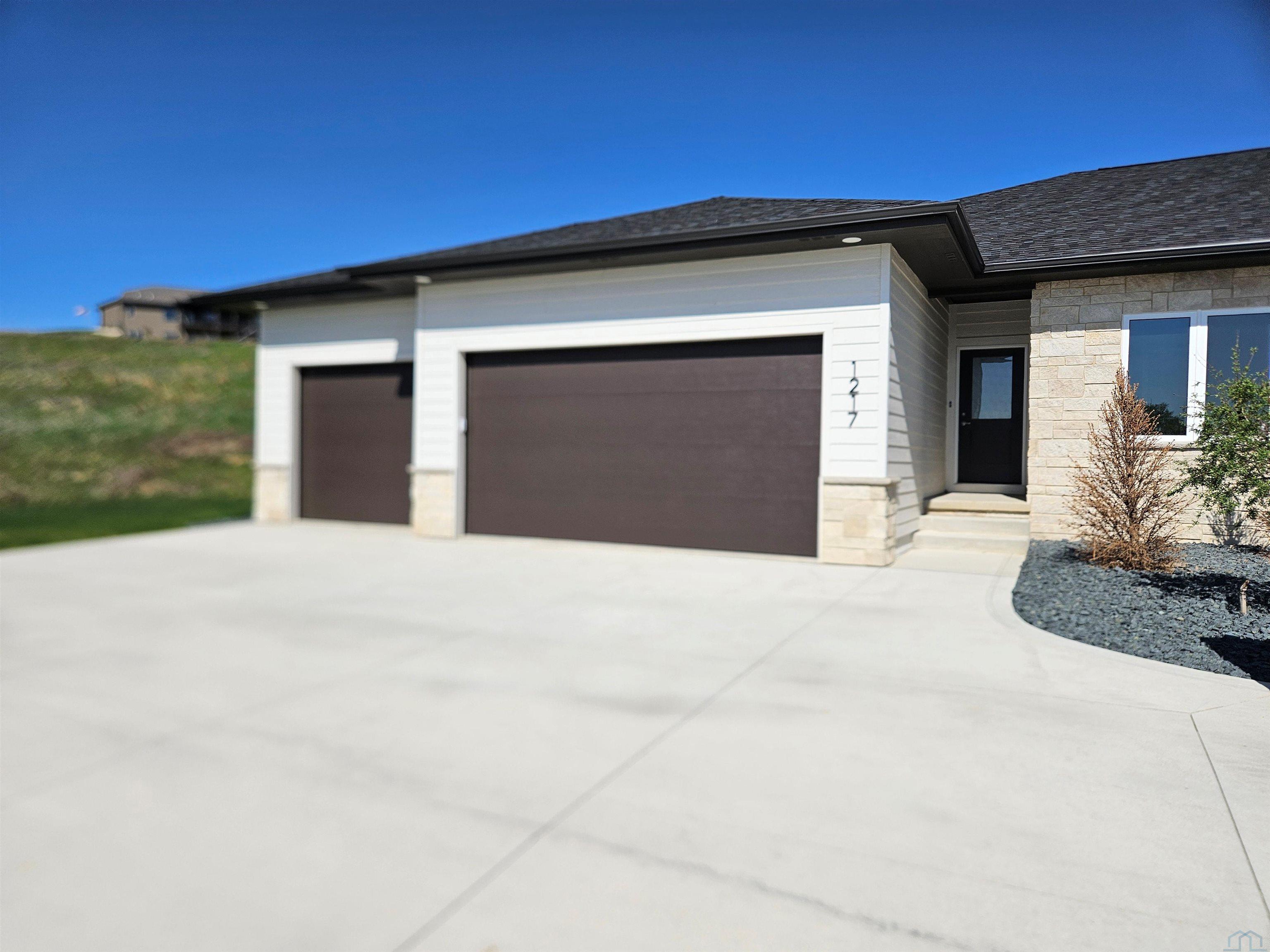 1217 Blackhawk Court
