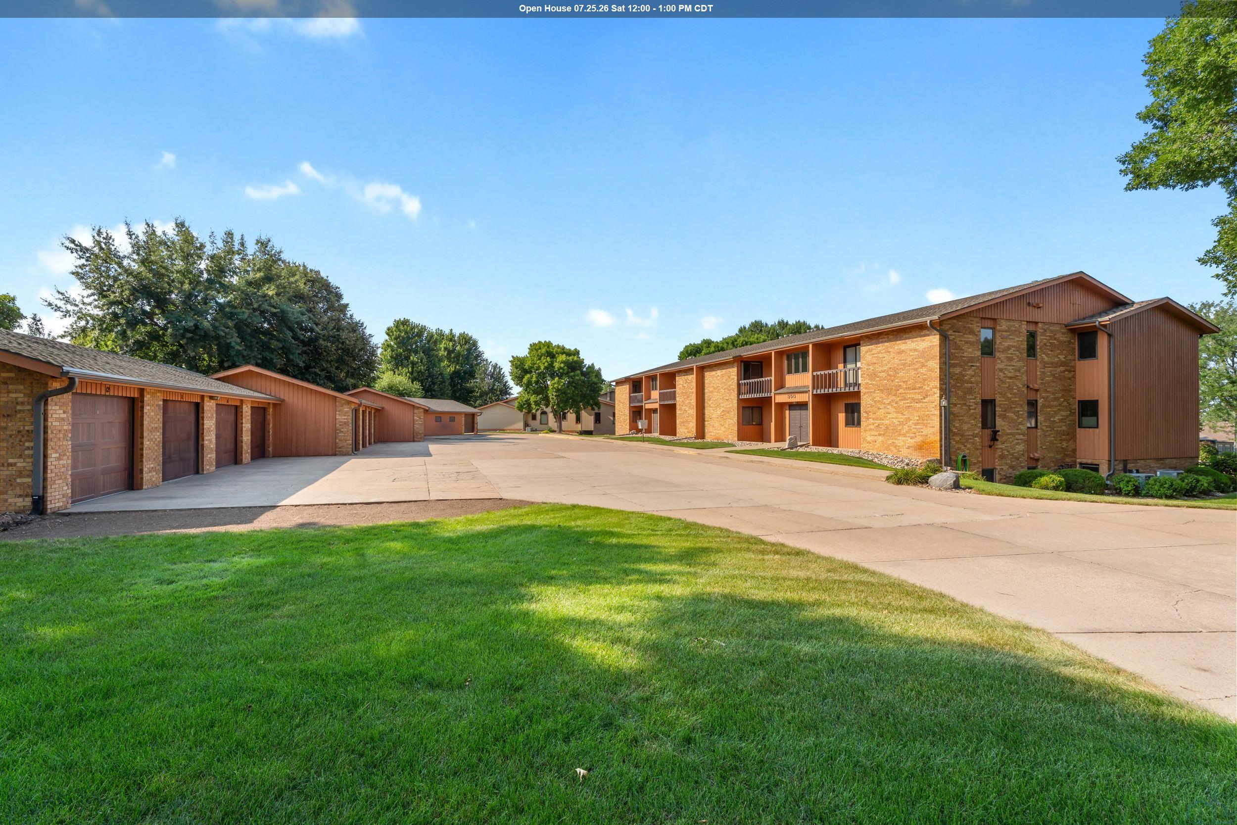 300 25th E #9, Yankton, SD 57078 