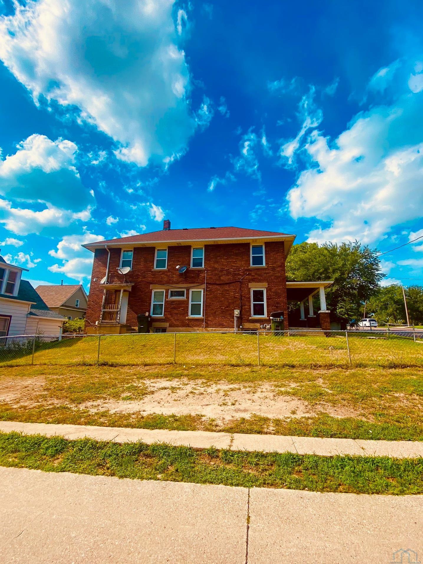 1215 FLOYD  BLVD, Sioux City, IA 51104 