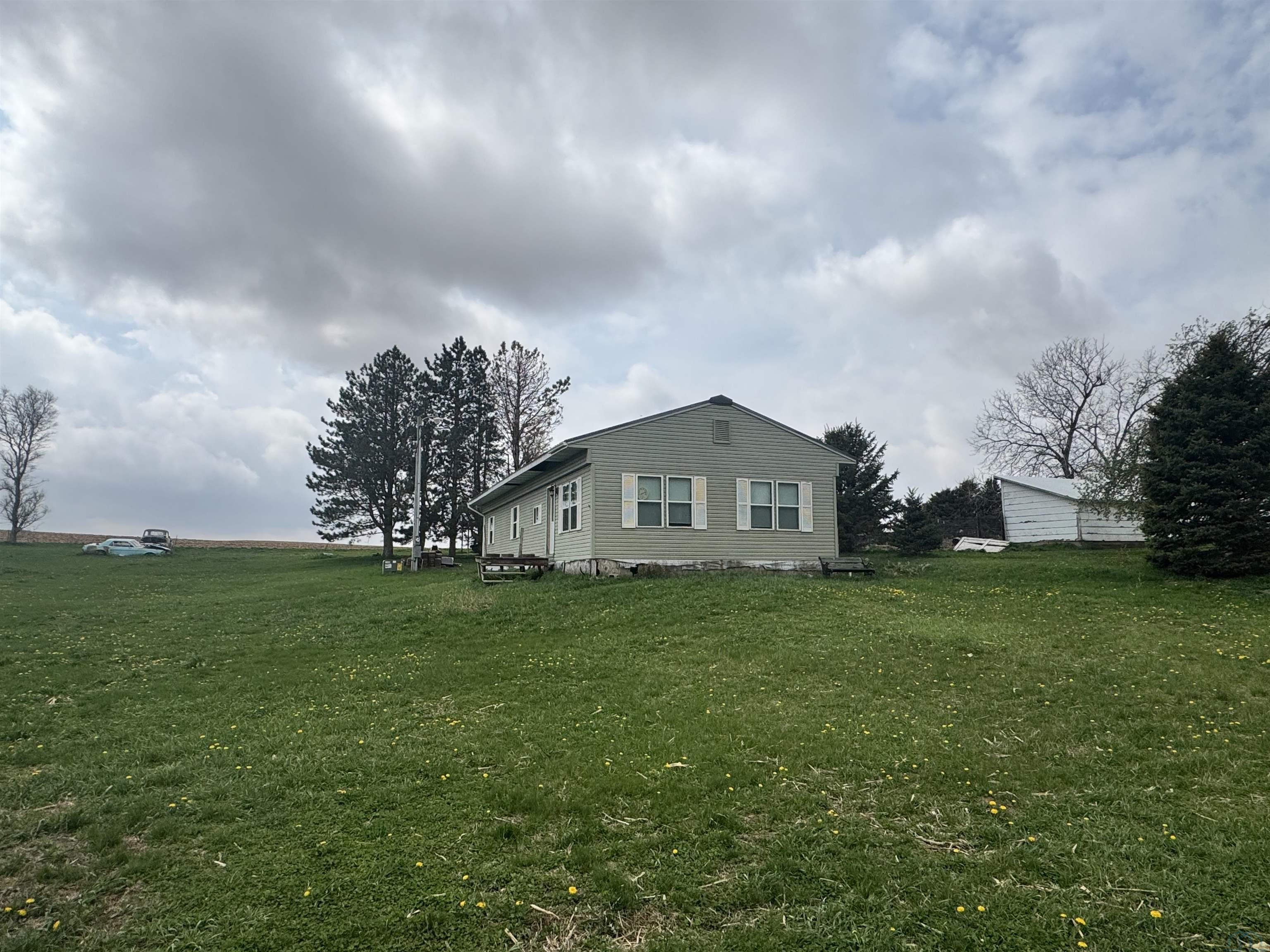 3286 170th, Moville, IA 51039 