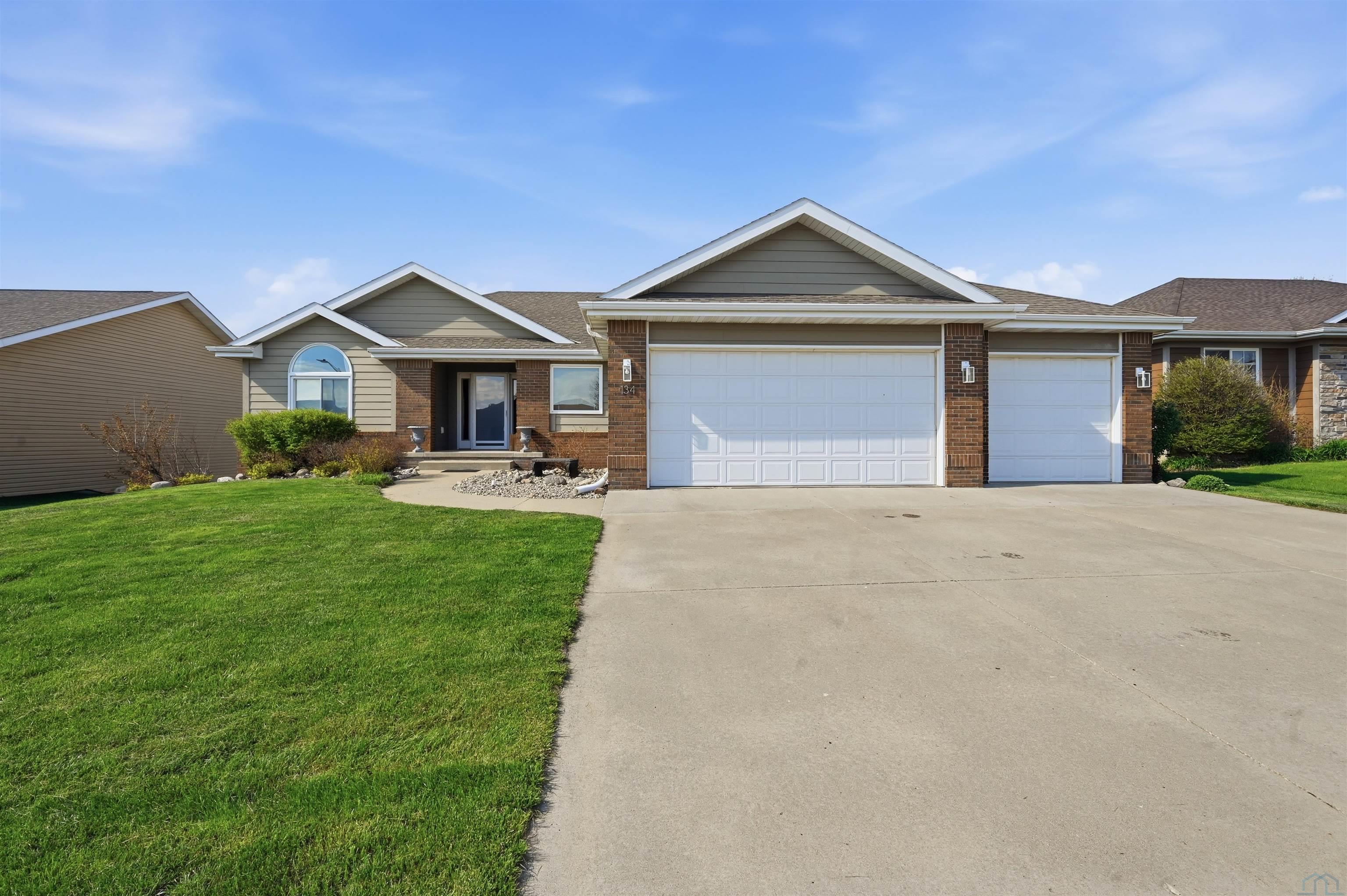 134 West Creek Dr, Lawton, IA 51030 